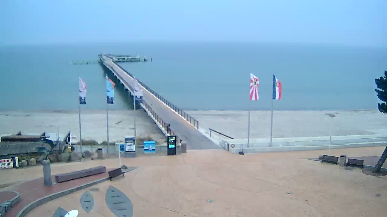 Archived image Webcam Scharbeutz: View of the beach and the Baltic Sea