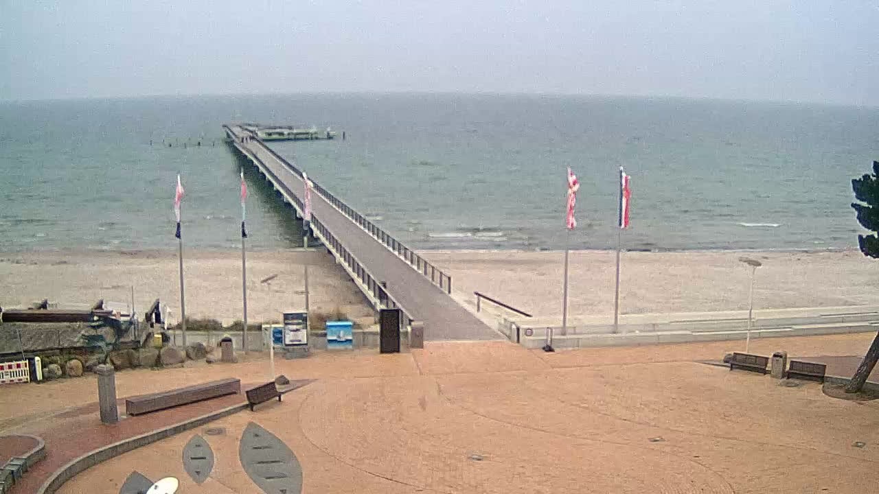Archived image Webcam Scharbeutz: View of the beach and the Baltic Sea