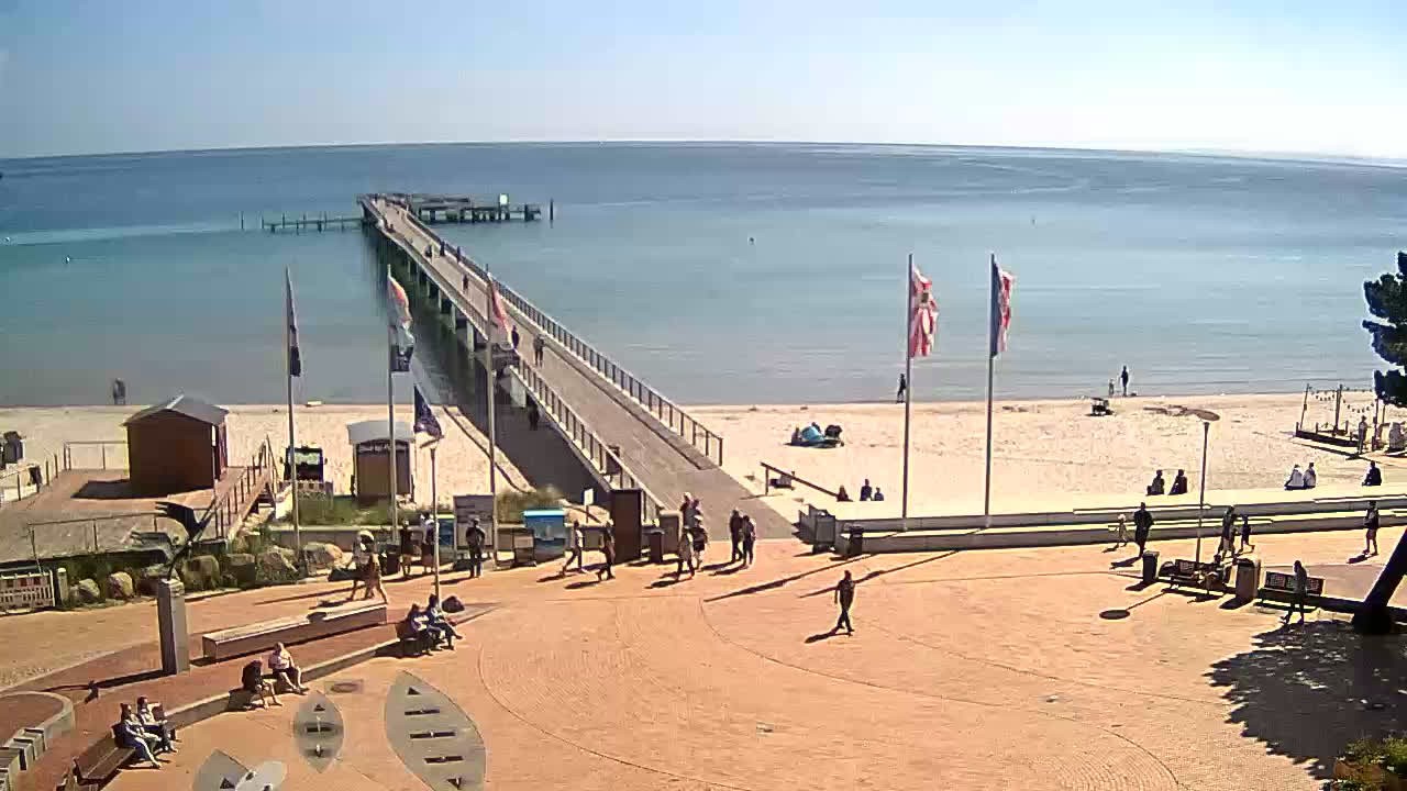 Archived image Webcam Scharbeutz: View of the beach and the Baltic Sea