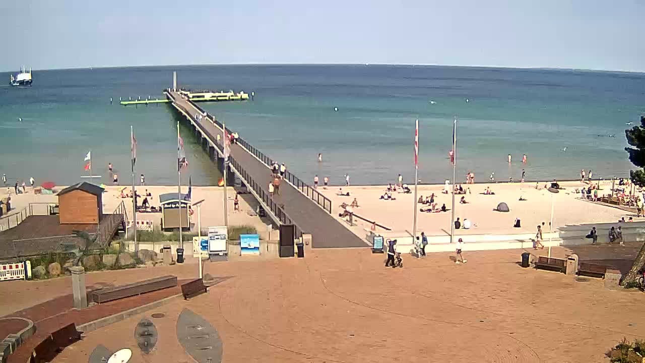 Archived image Webcam Scharbeutz: View of the beach and the Baltic Sea