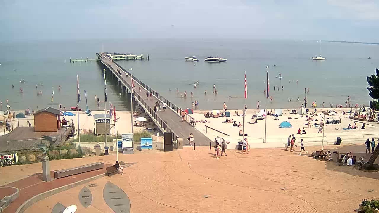 Archived image Webcam Scharbeutz: View of the beach and the Baltic Sea