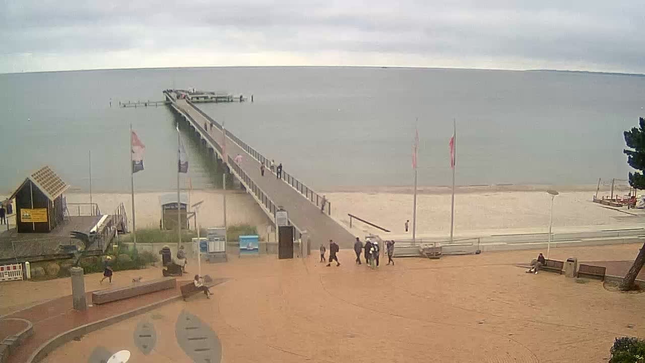 Archived image Webcam Scharbeutz: View of the beach and the Baltic Sea