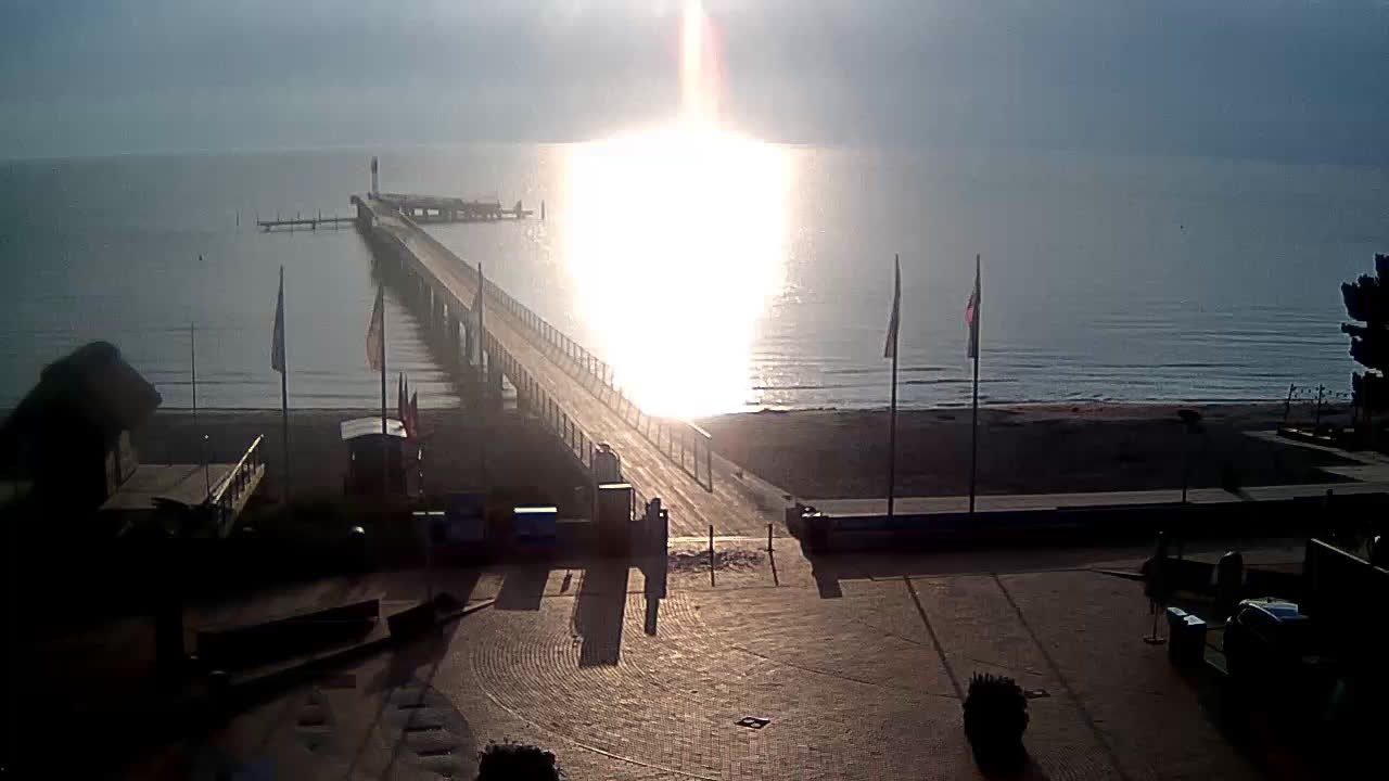 Archived image Webcam Scharbeutz: View of the beach and the Baltic Sea