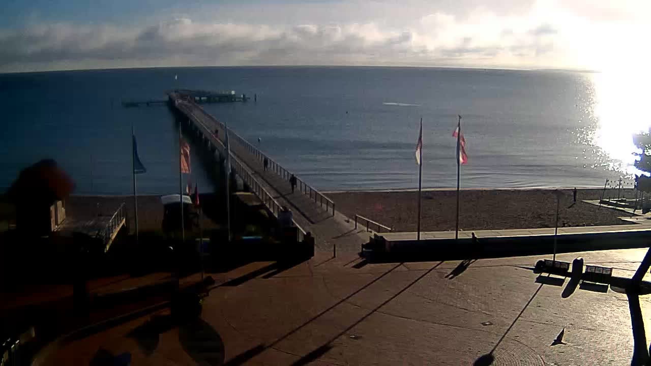 Archived image Webcam Scharbeutz: View of the beach and the Baltic Sea