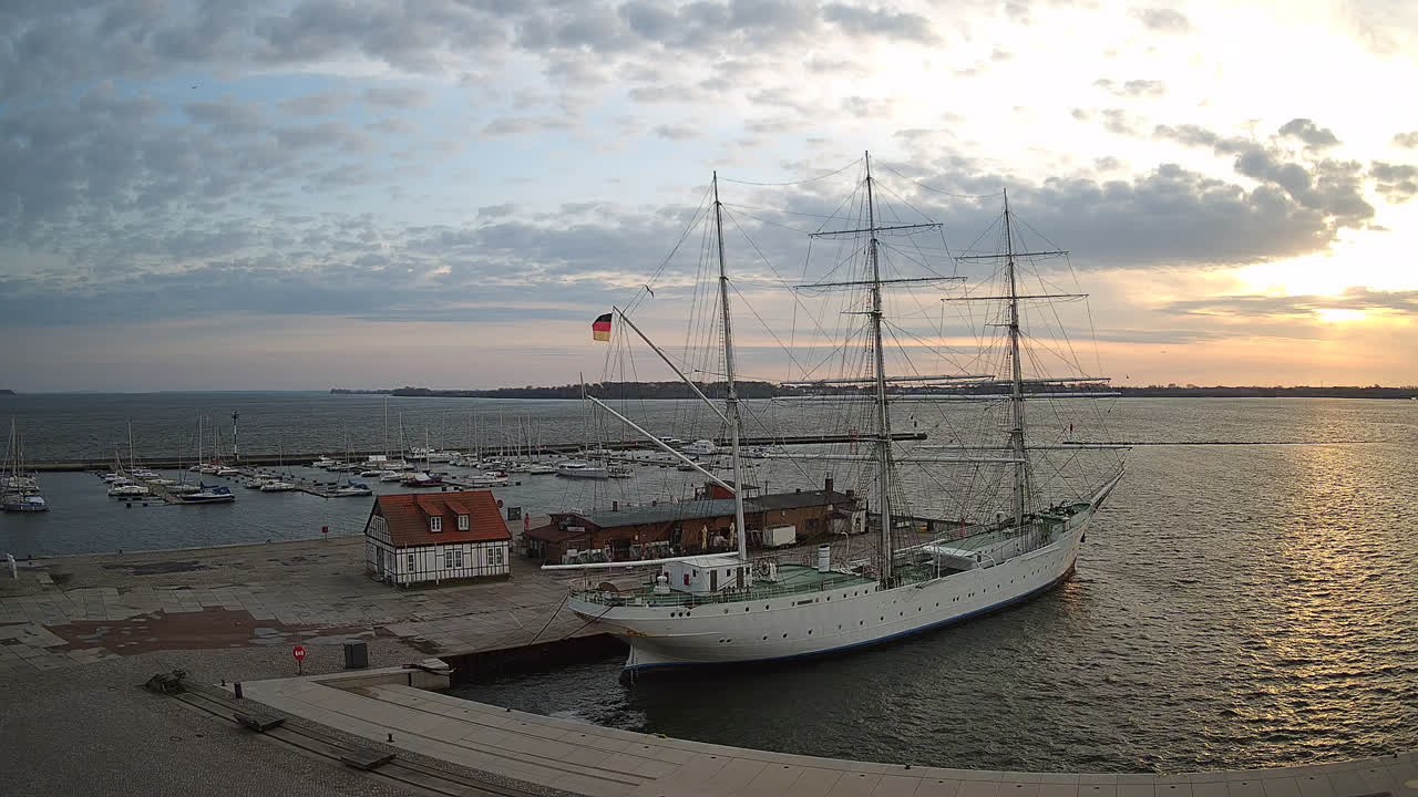 Archiv Foto Webcam Stralsund am Yachthafen