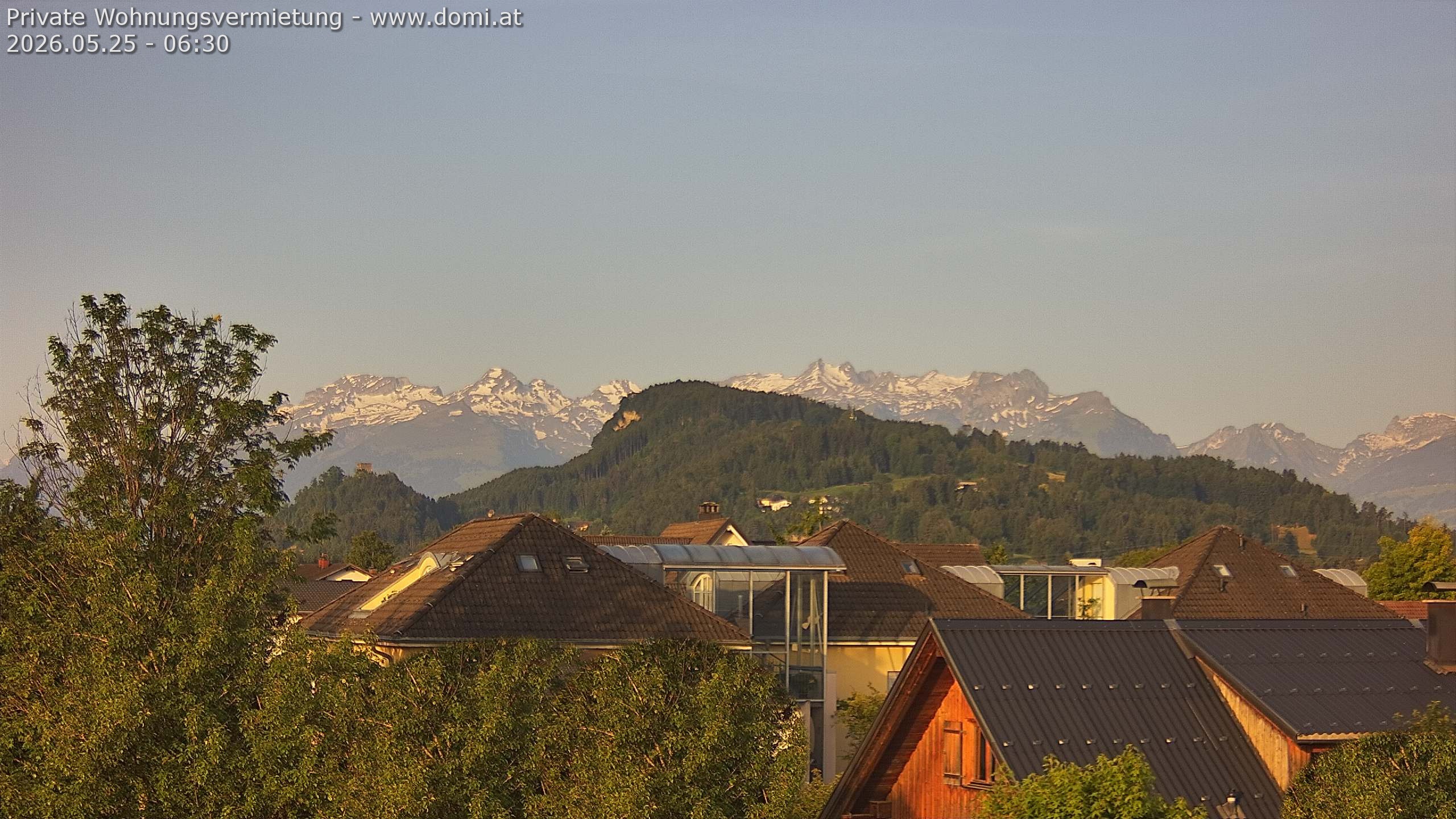 Archived image Webcam View of Alvier and Fulfirst from Gisingen in Feldkirch