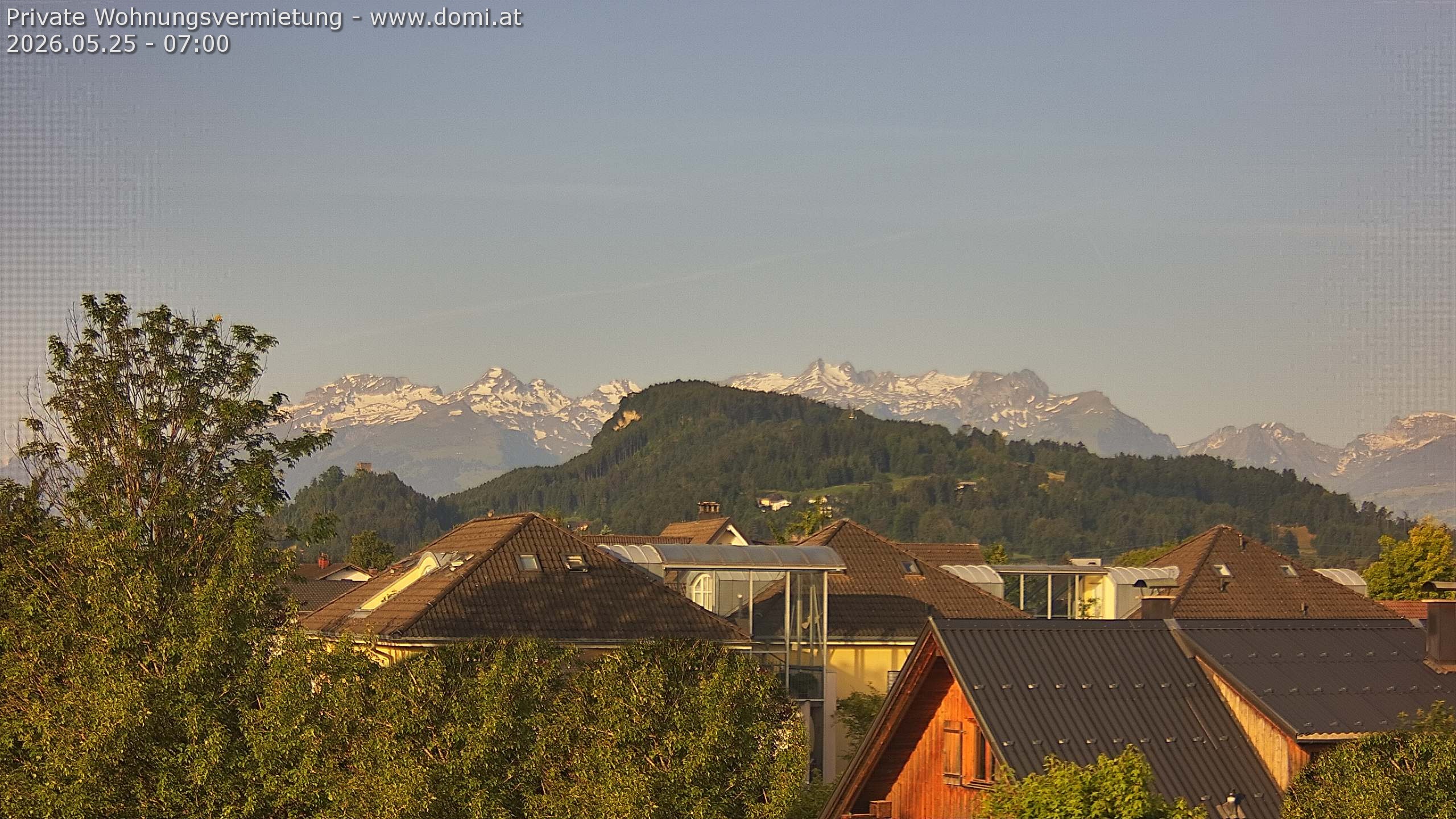 Archived image Webcam View of Alvier and Fulfirst from Gisingen in Feldkirch