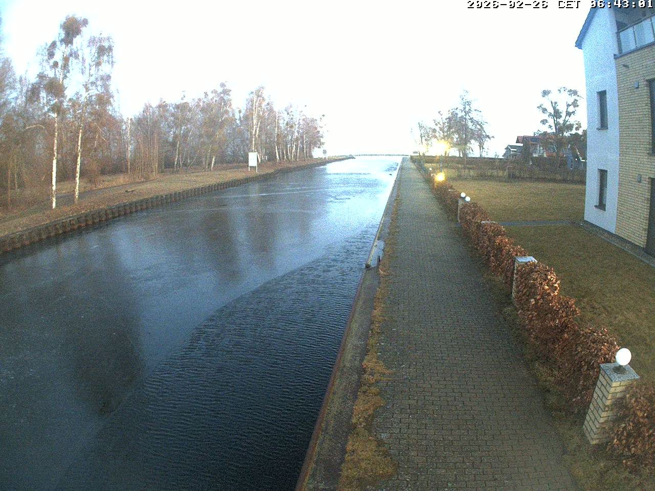 Archived image Webcam Canal Müritz - Claassee