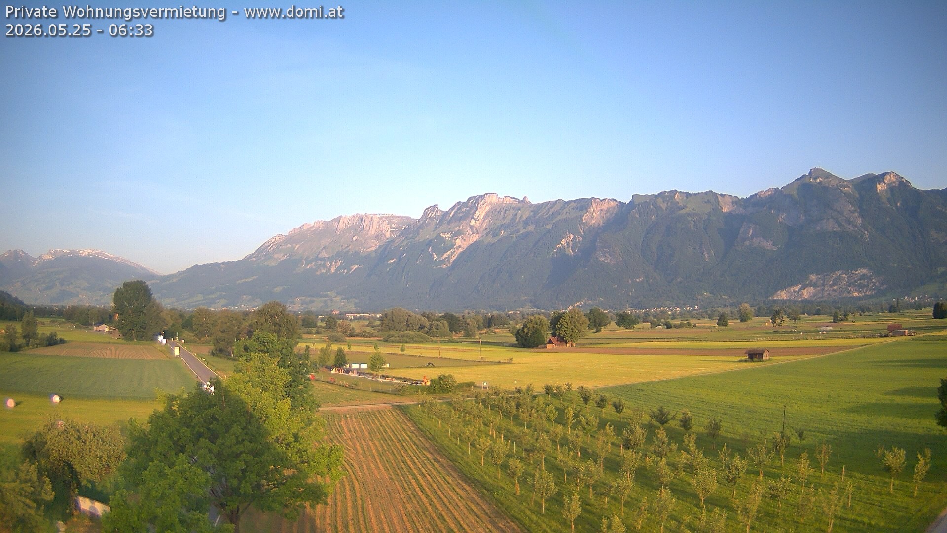 Archived image Webcam View of the Hoher Kasten, Furgglenfirst and Kamor from Feldkirch