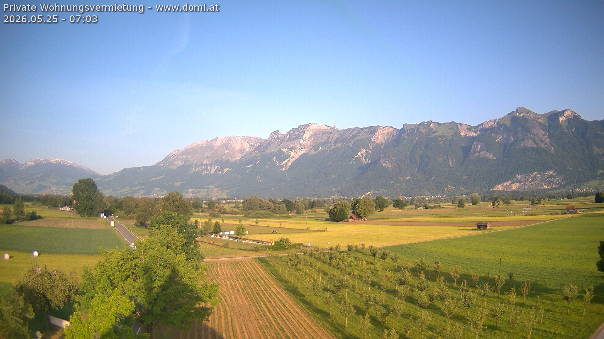Archived image Webcam View of the Hoher Kasten, Furgglenfirst and Kamor from Feldkirch