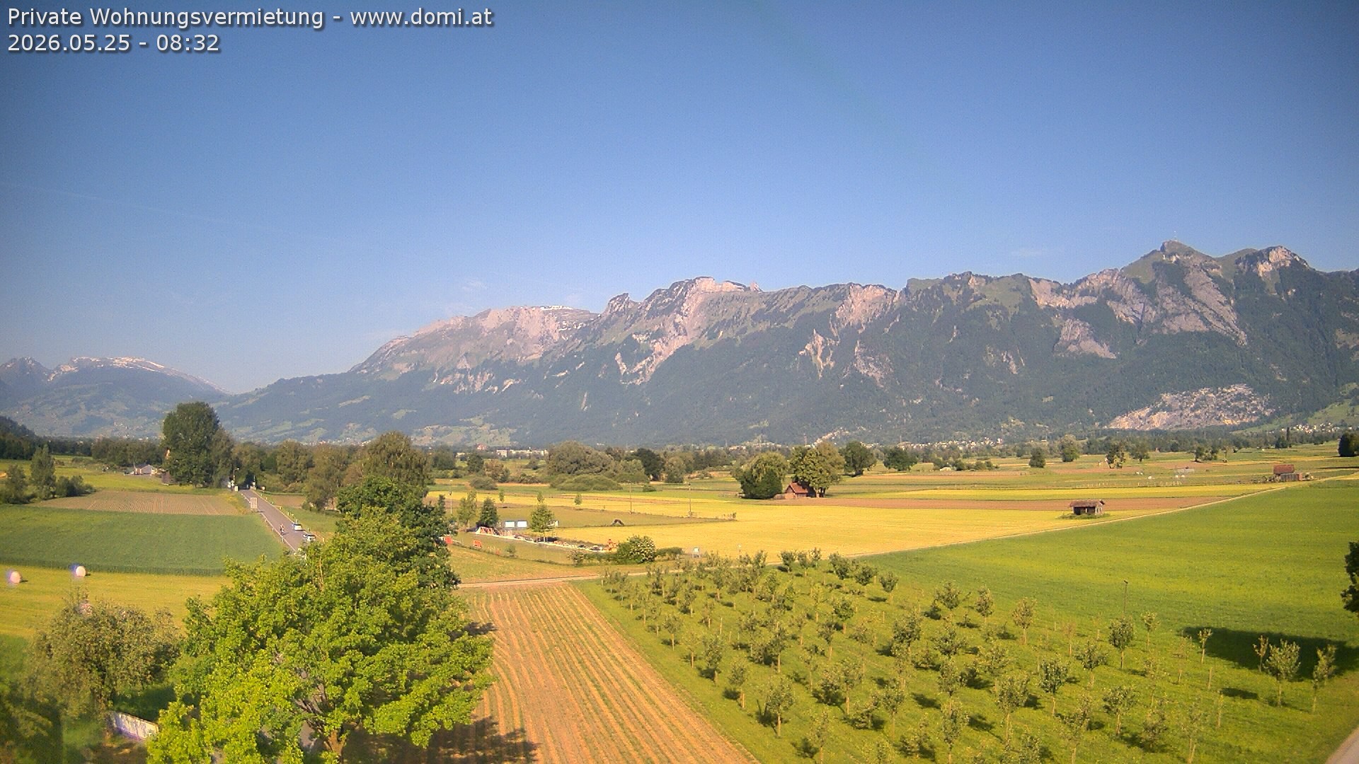 Archived image Webcam View of the Hoher Kasten, Furgglenfirst and Kamor from Feldkirch