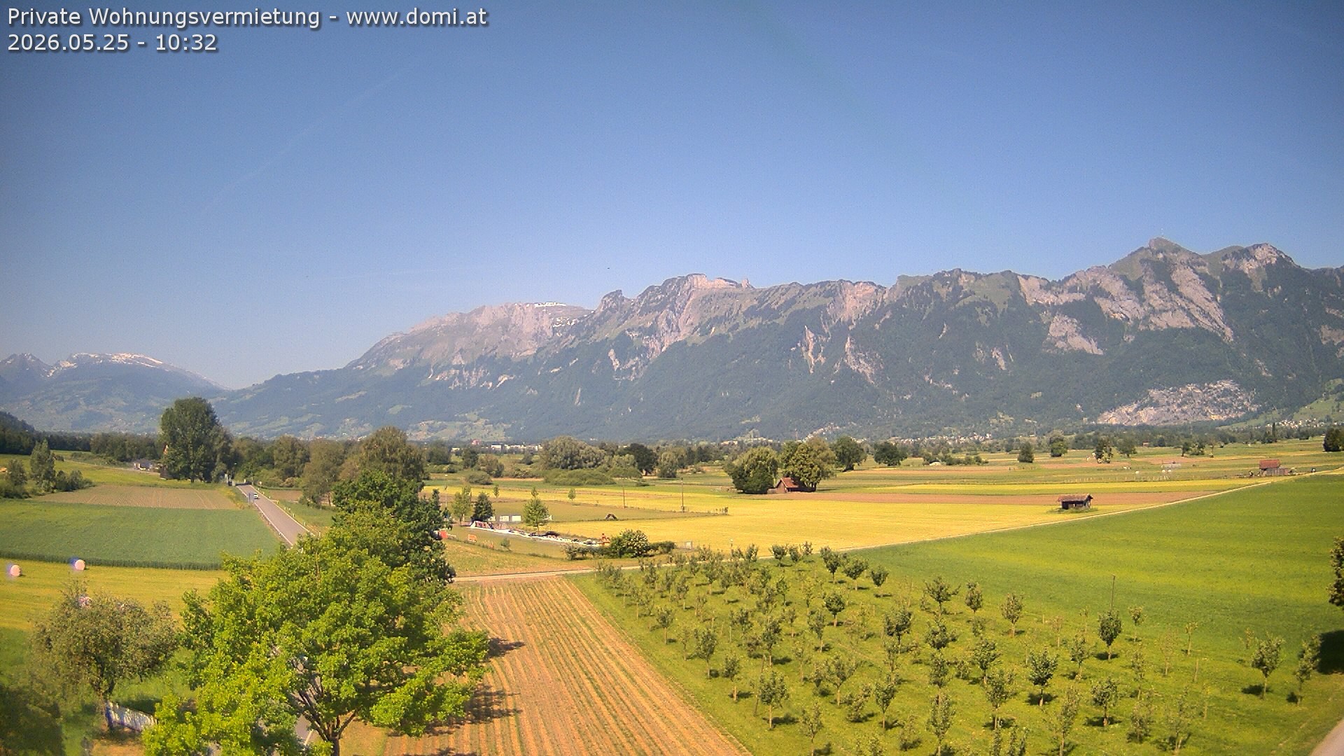 Archived image Webcam View of the Hoher Kasten, Furgglenfirst and Kamor from Feldkirch