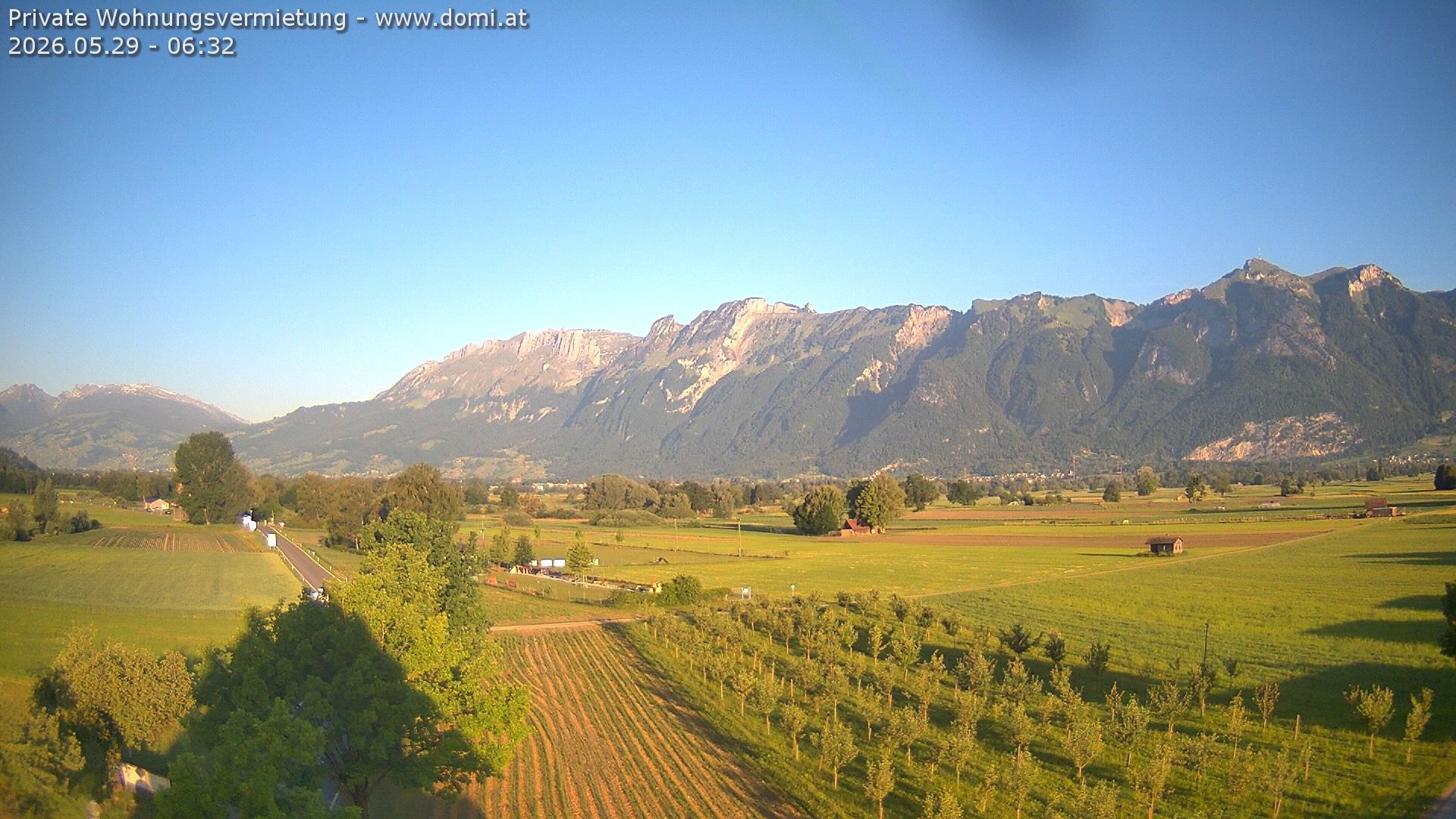 Archived image Webcam View of the Hoher Kasten, Furgglenfirst and Kamor from Feldkirch