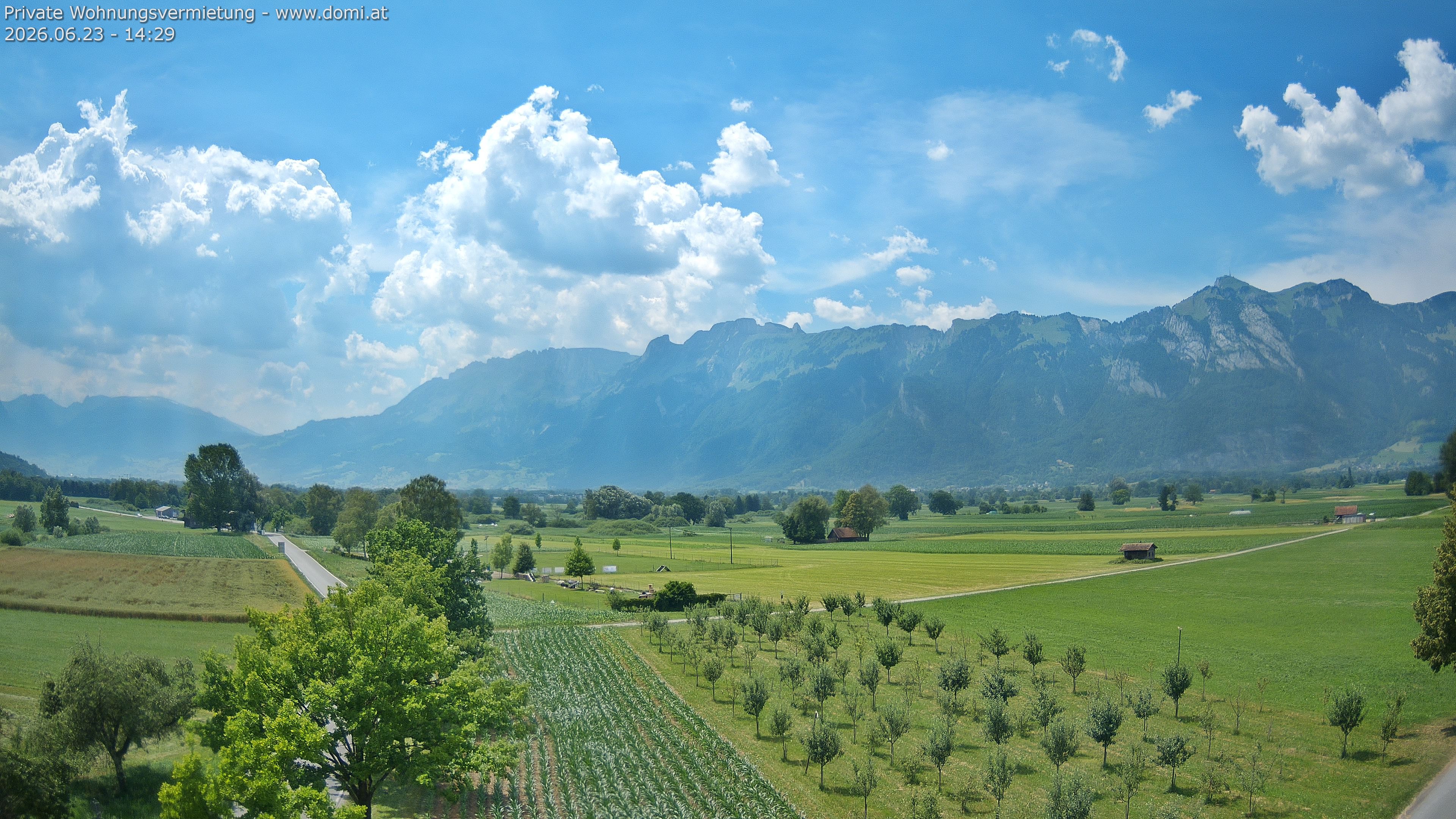 Archived image Webcam View of the Hoher Kasten, Furgglenfirst and Kamor from Feldkirch
