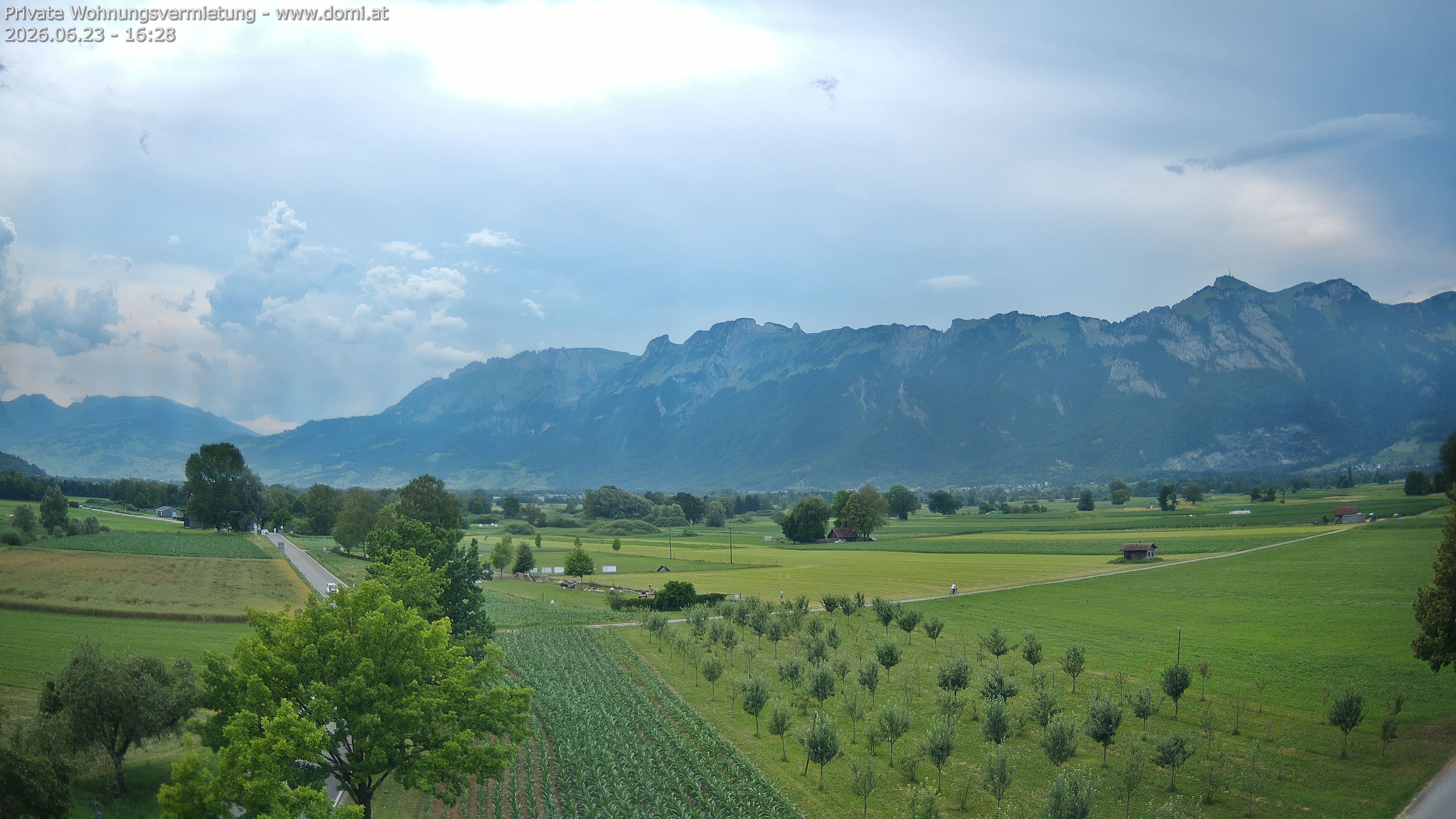 Archived image Webcam View of the Hoher Kasten, Furgglenfirst and Kamor from Feldkirch
