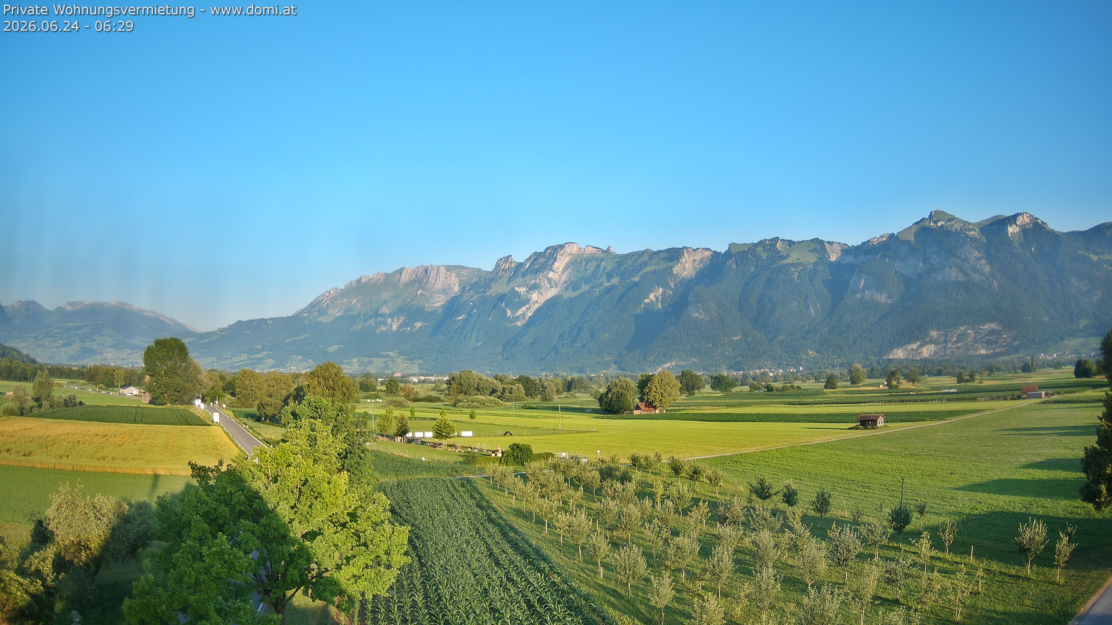 Archived image Webcam View of the Hoher Kasten, Furgglenfirst and Kamor from Feldkirch