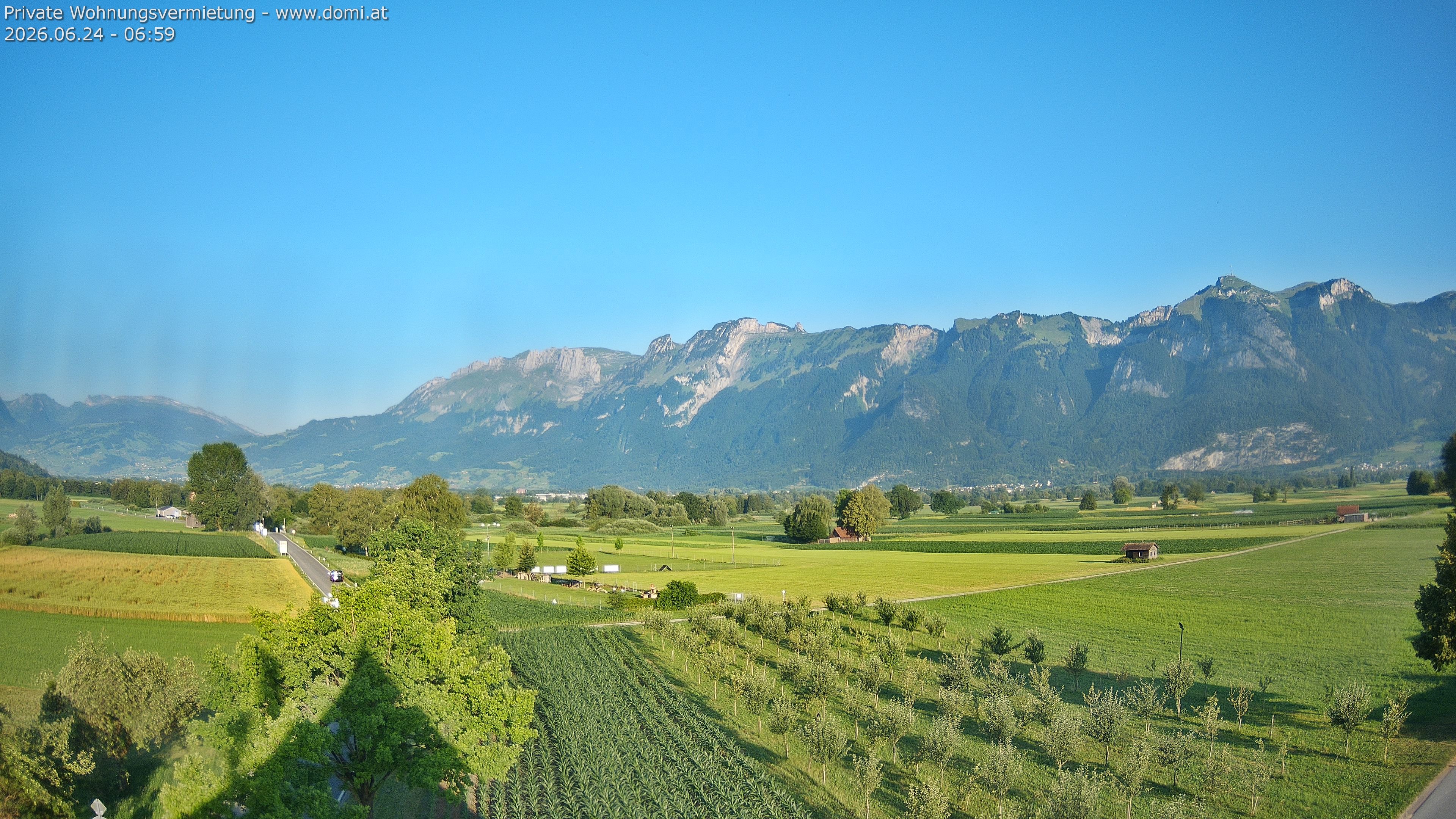 Archived image Webcam View of the Hoher Kasten, Furgglenfirst and Kamor from Feldkirch