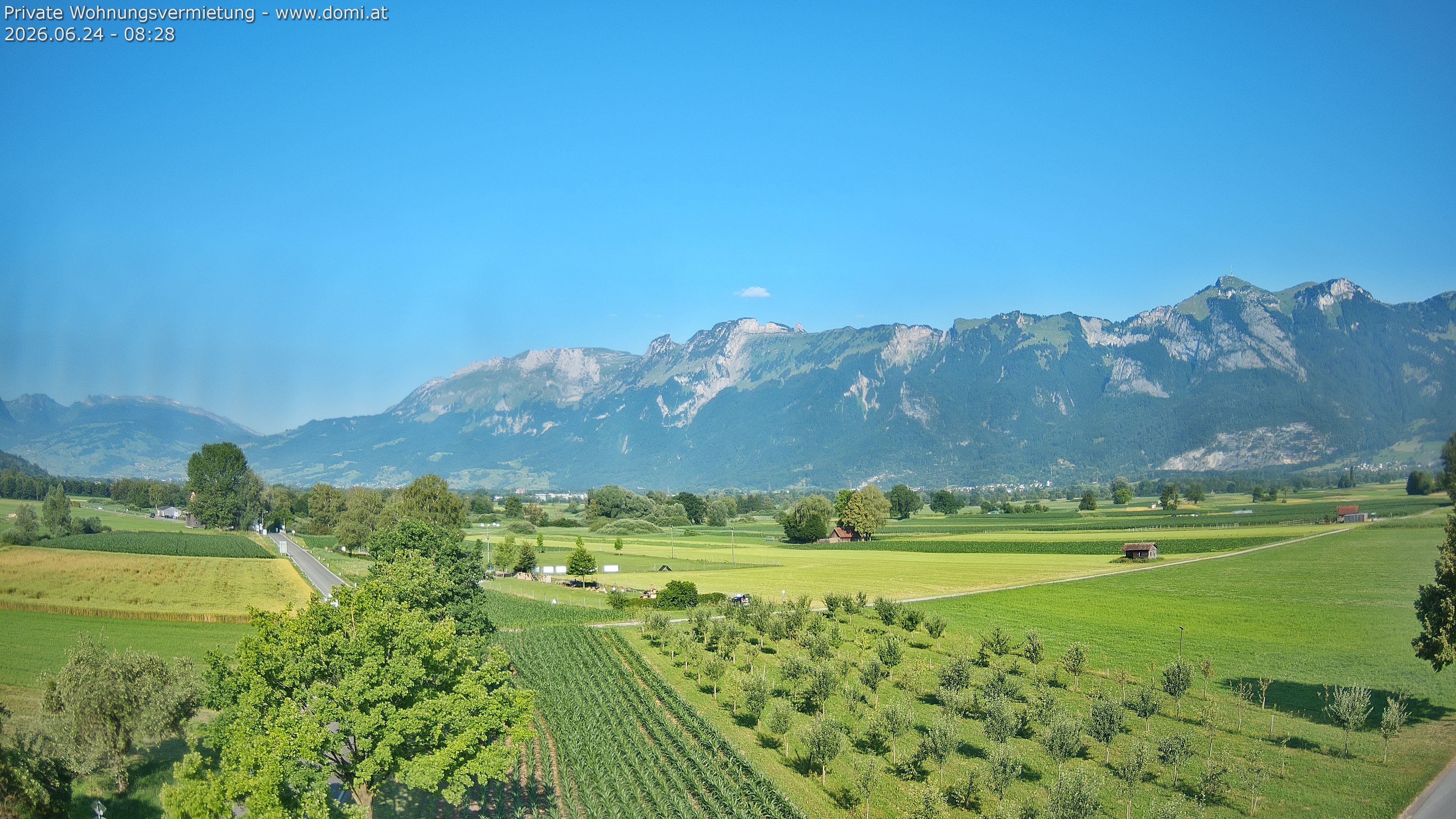 Archived image Webcam View of the Hoher Kasten, Furgglenfirst and Kamor from Feldkirch