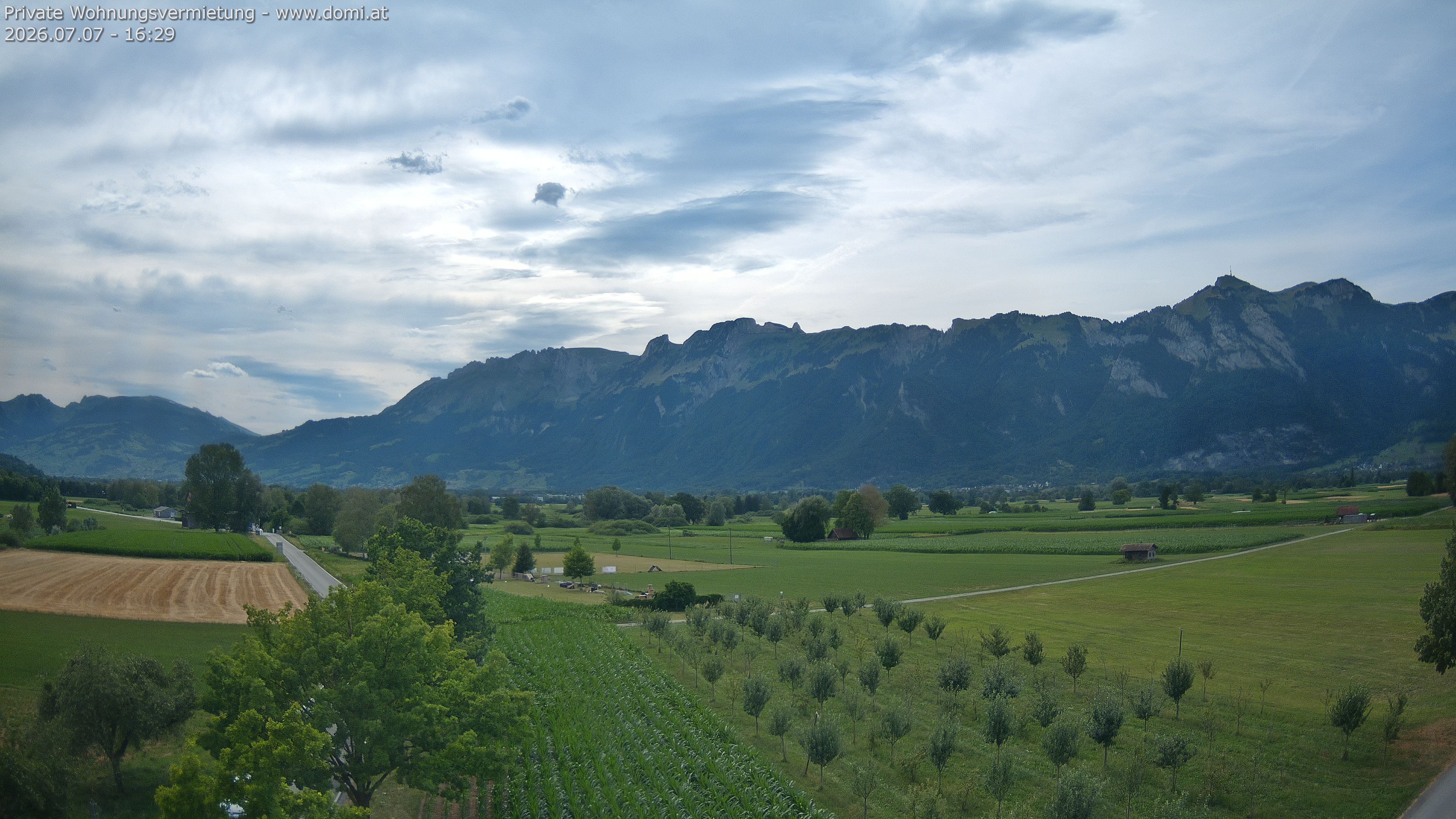 Archived image Webcam View of the Hoher Kasten, Furgglenfirst and Kamor from Feldkirch