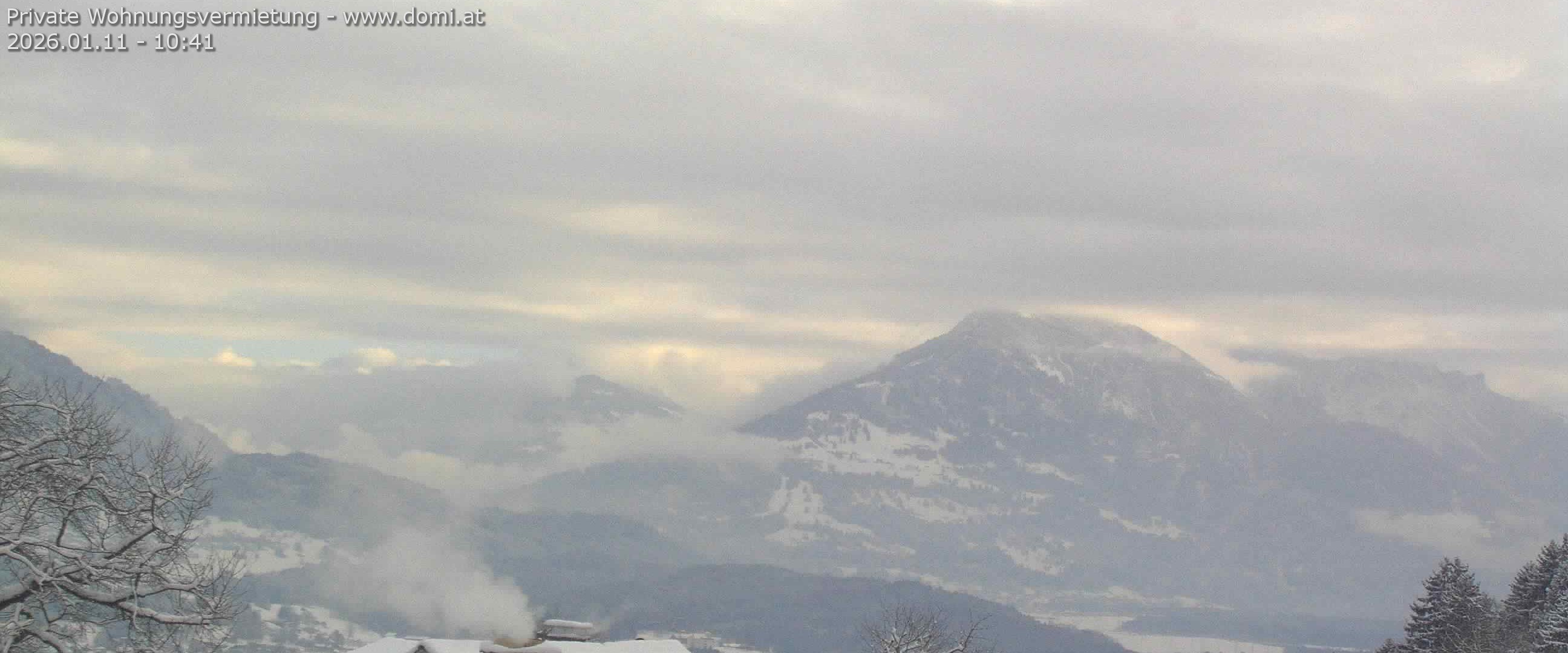Archived image Webcam View of Walgau, Hoher Fraßen and Breithorn from Gampelün