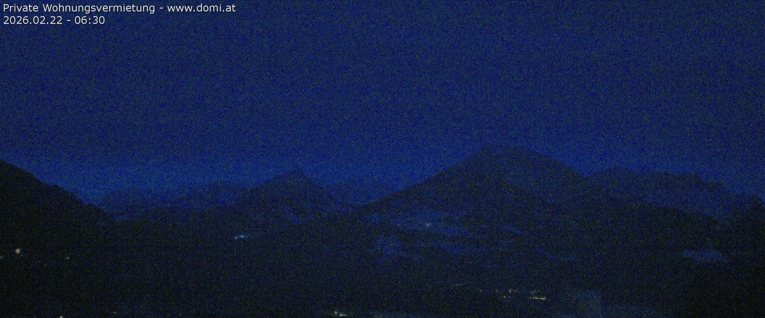 Archived image Webcam View of Walgau, Hoher Fraßen and Breithorn from Gampelün
