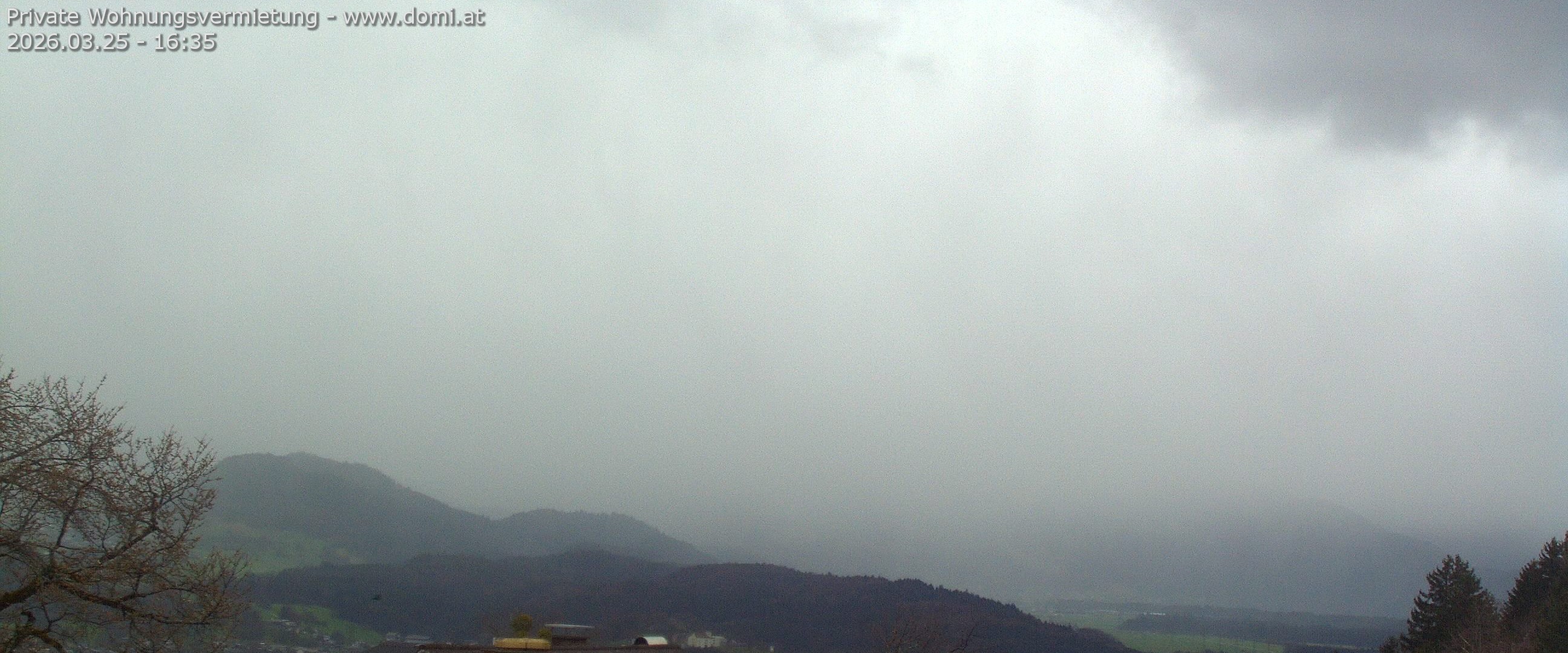 Archived image Webcam View of Walgau, Hoher Fraßen and Breithorn from Gampelün