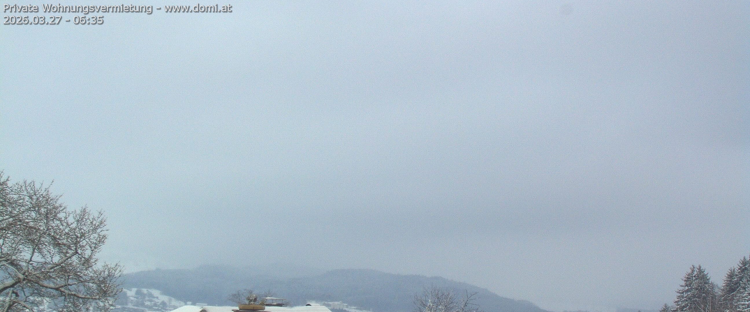 Archived image Webcam View of Walgau, Hoher Fraßen and Breithorn from Gampelün