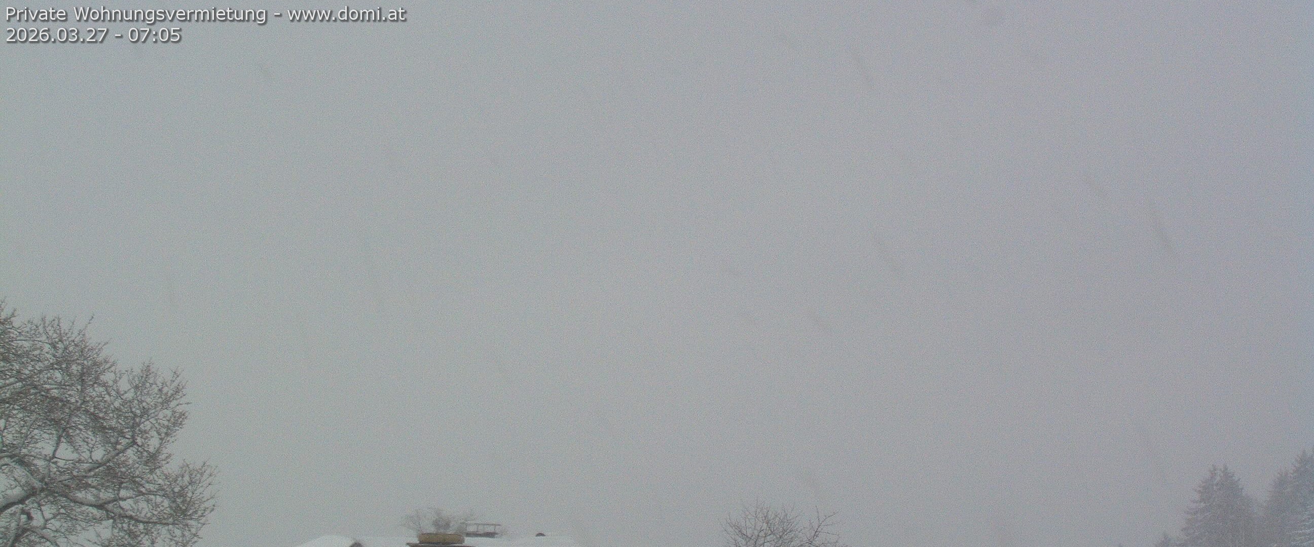Archived image Webcam View of Walgau, Hoher Fraßen and Breithorn from Gampelün