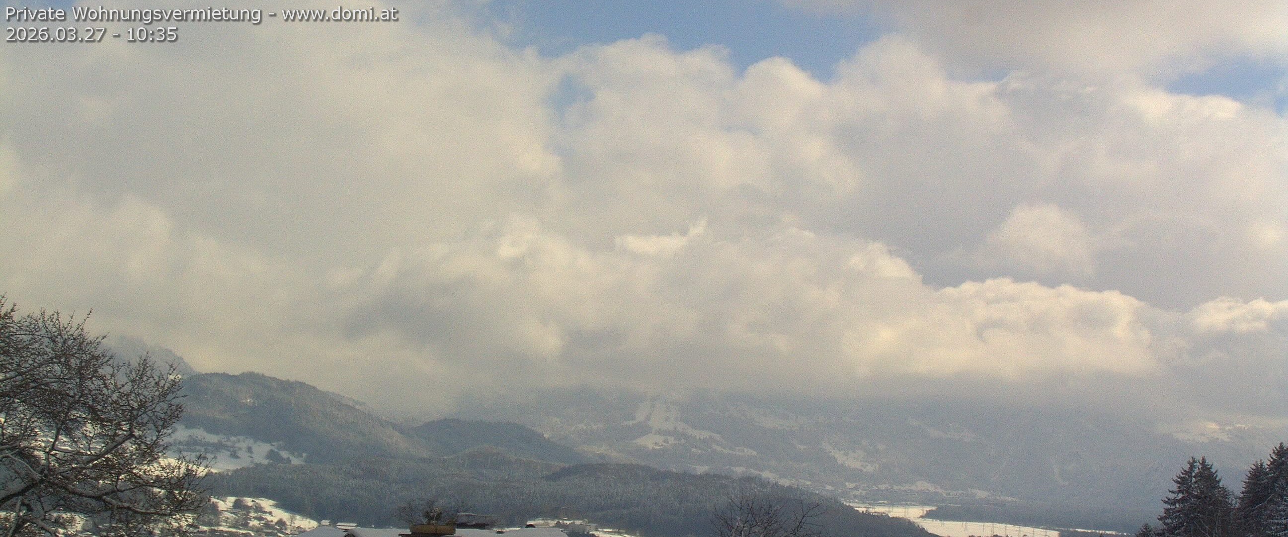 Archived image Webcam View of Walgau, Hoher Fraßen and Breithorn from Gampelün