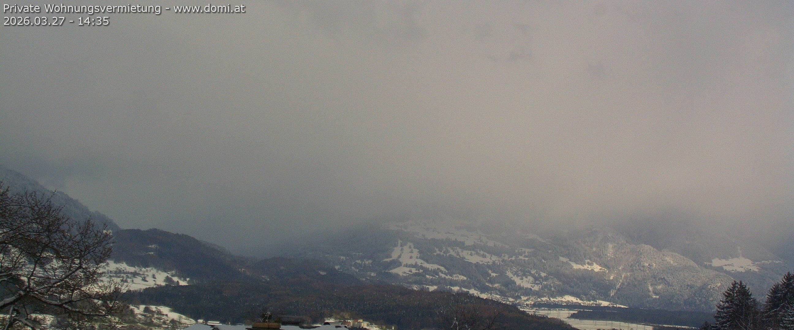 Archived image Webcam View of Walgau, Hoher Fraßen and Breithorn from Gampelün