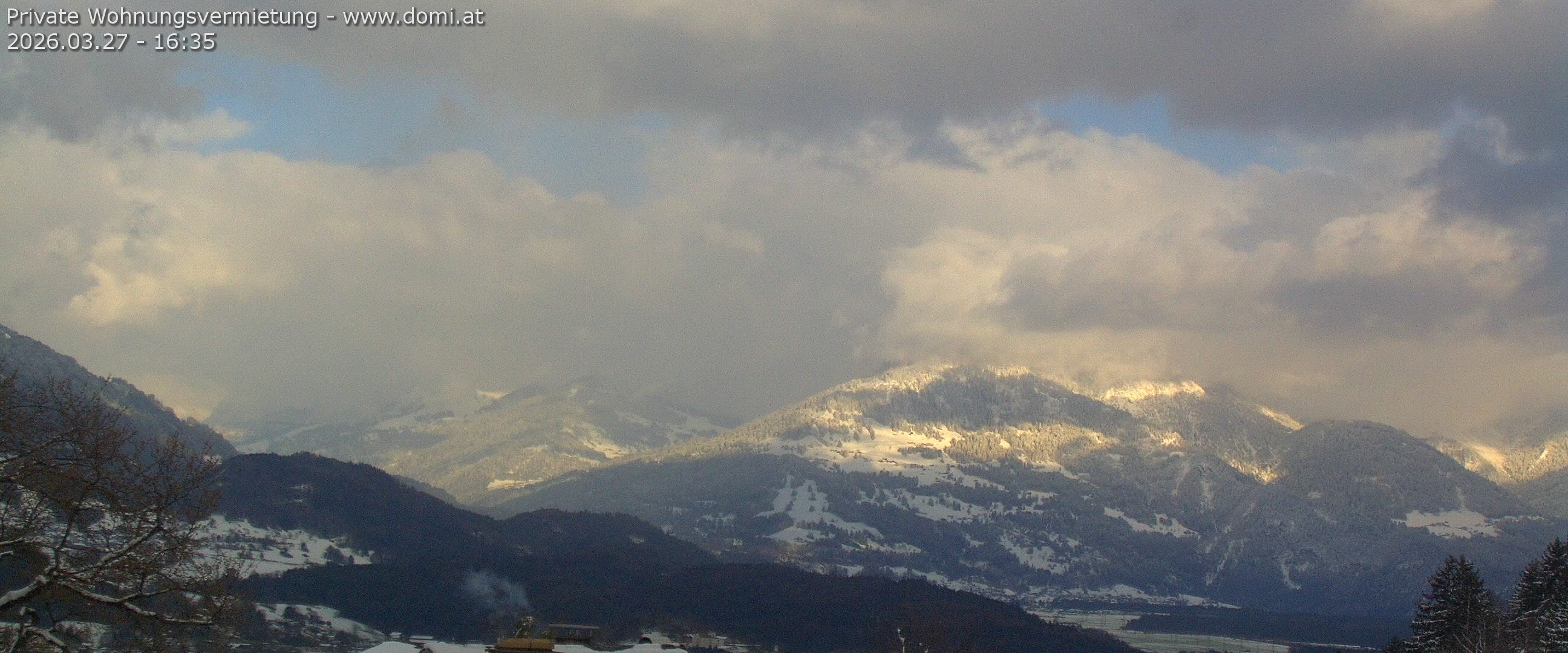 Archived image Webcam View of Walgau, Hoher Fraßen and Breithorn from Gampelün