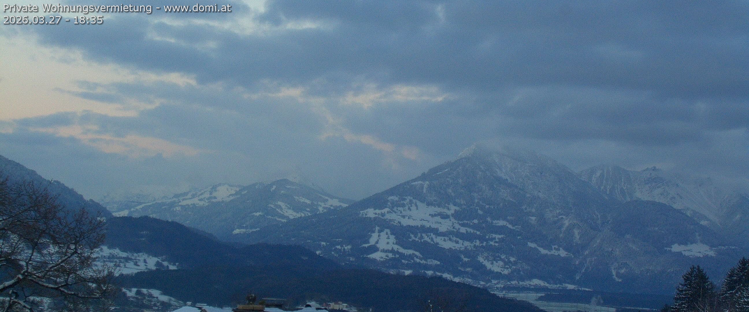Archived image Webcam View of Walgau, Hoher Fraßen and Breithorn from Gampelün