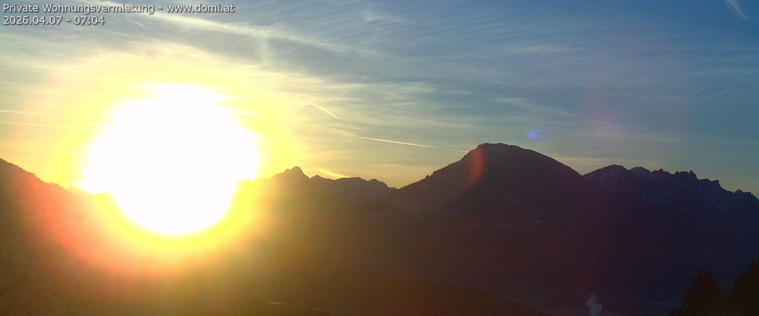 Archived image Webcam View of Walgau, Hoher Fraßen and Breithorn from Gampelün