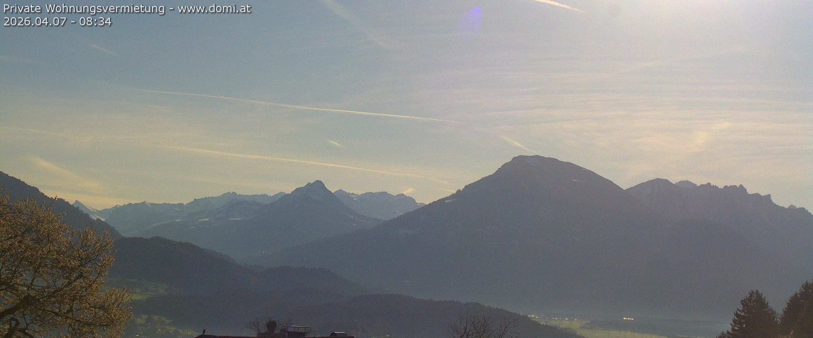 Archived image Webcam View of Walgau, Hoher Fraßen and Breithorn from Gampelün