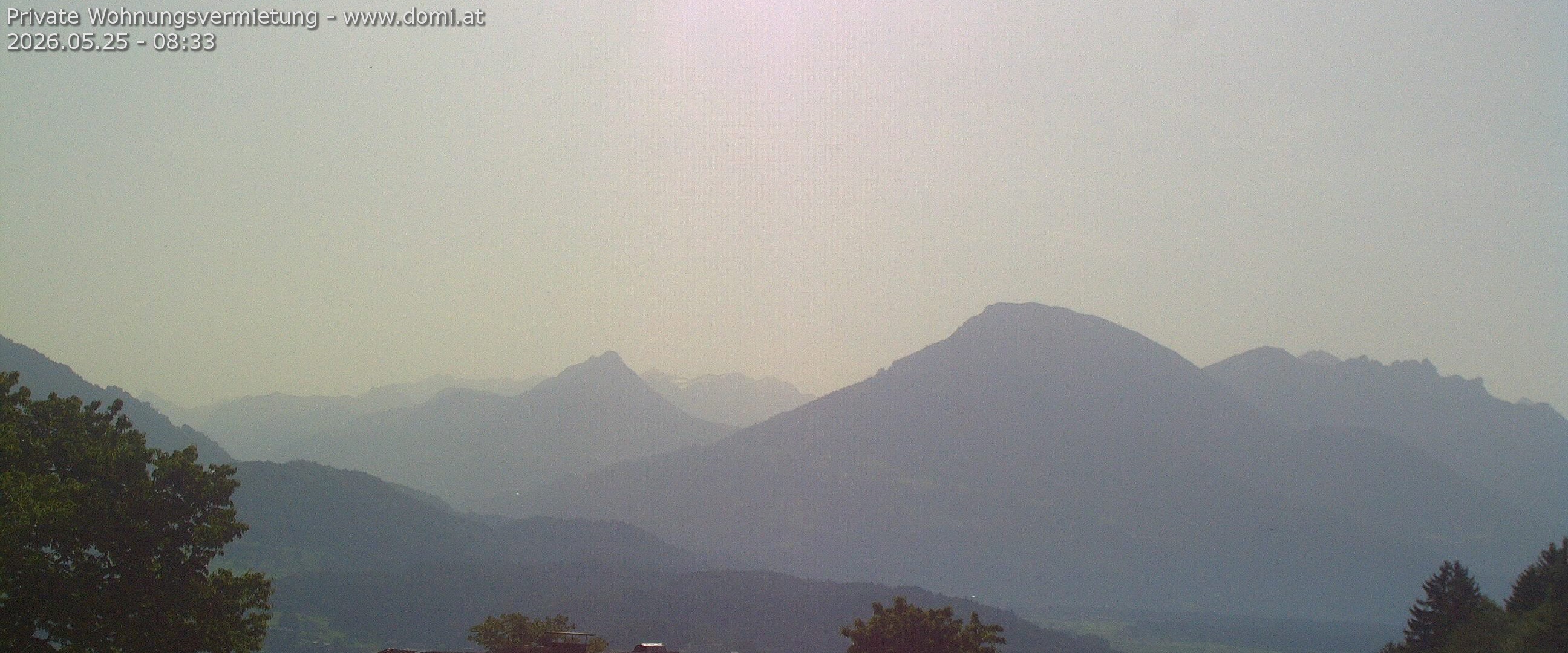 Archived image Webcam View of Walgau, Hoher Fraßen and Breithorn from Gampelün