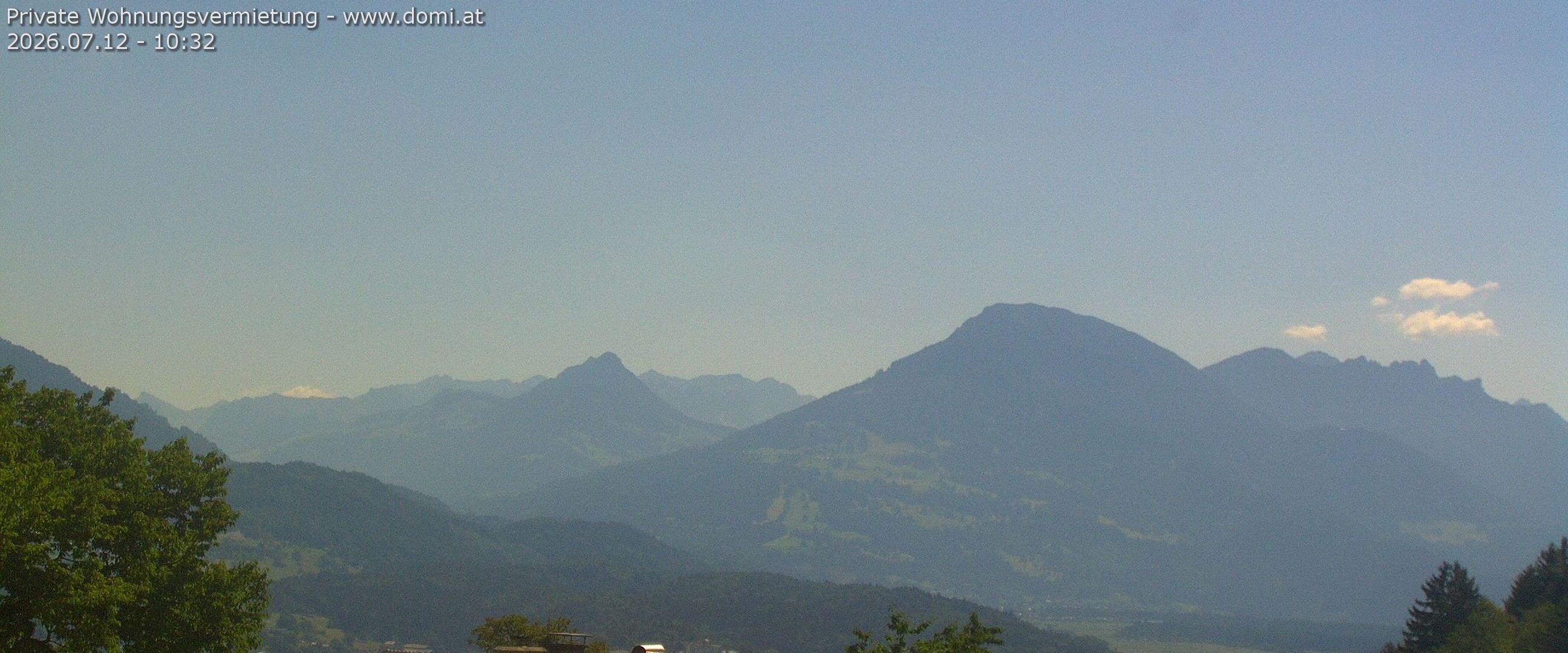 Archived image Webcam View of Walgau, Hoher Fraßen and Breithorn from Gampelün
