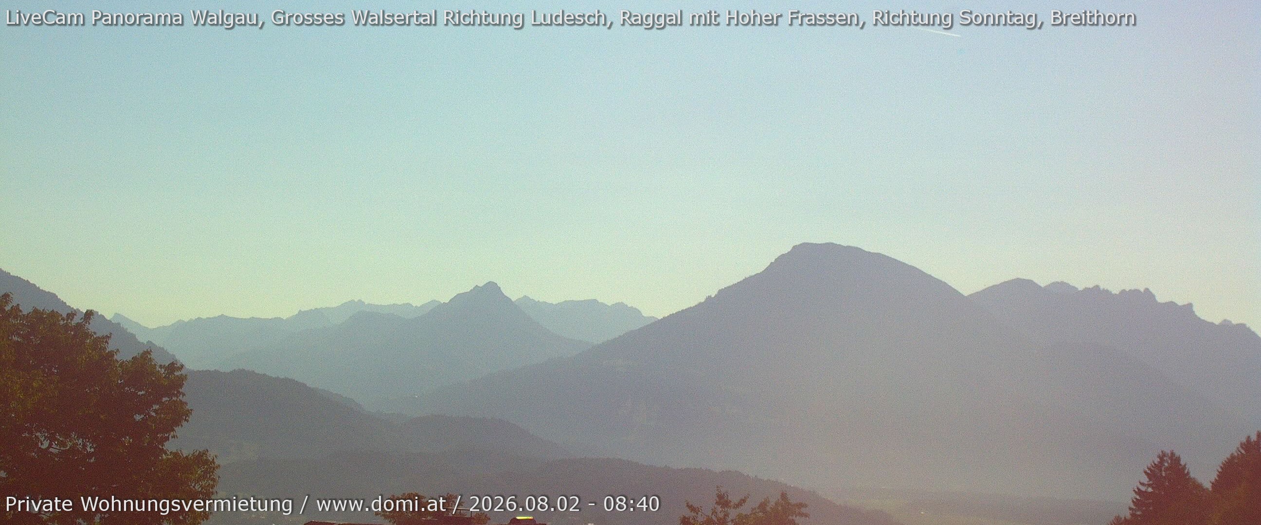 Archived image Webcam View of Walgau, Hoher Fraßen and Breithorn from Gampelün