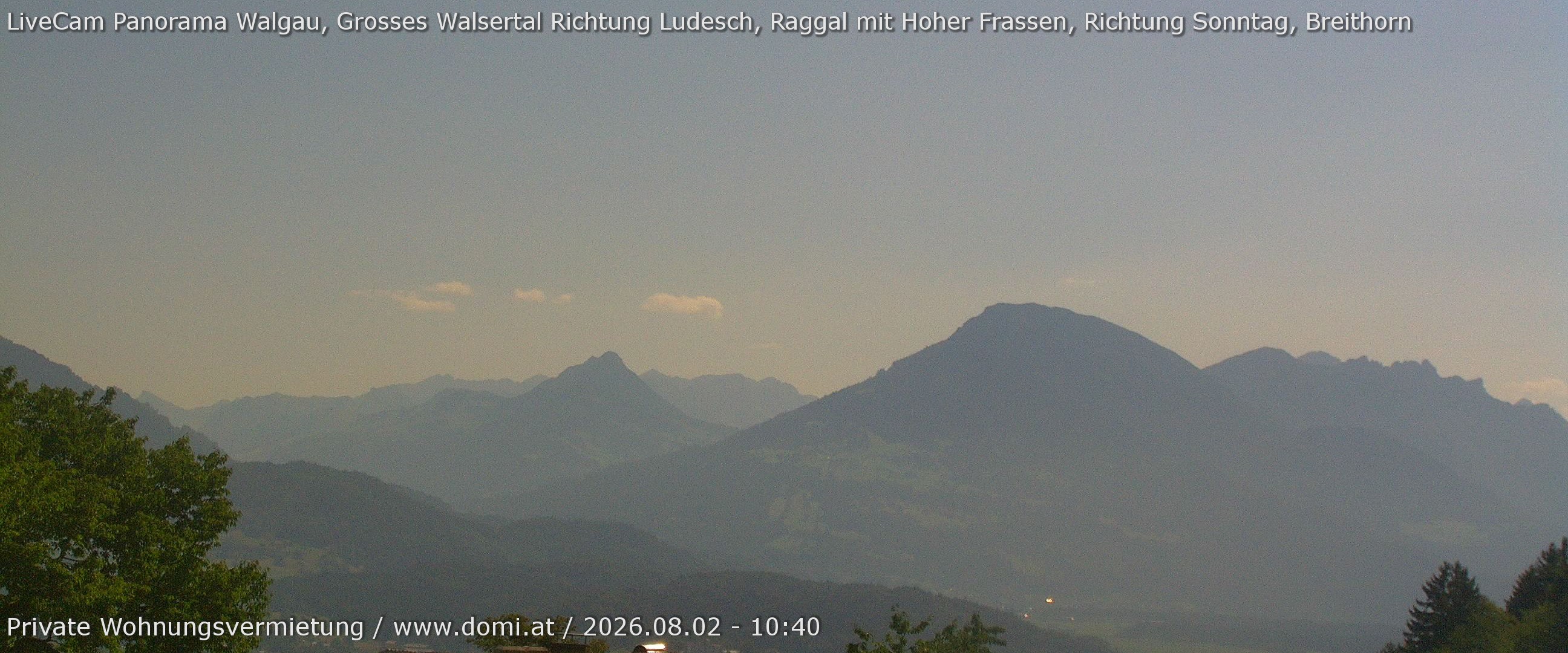Archived image Webcam View of Walgau, Hoher Fraßen and Breithorn from Gampelün