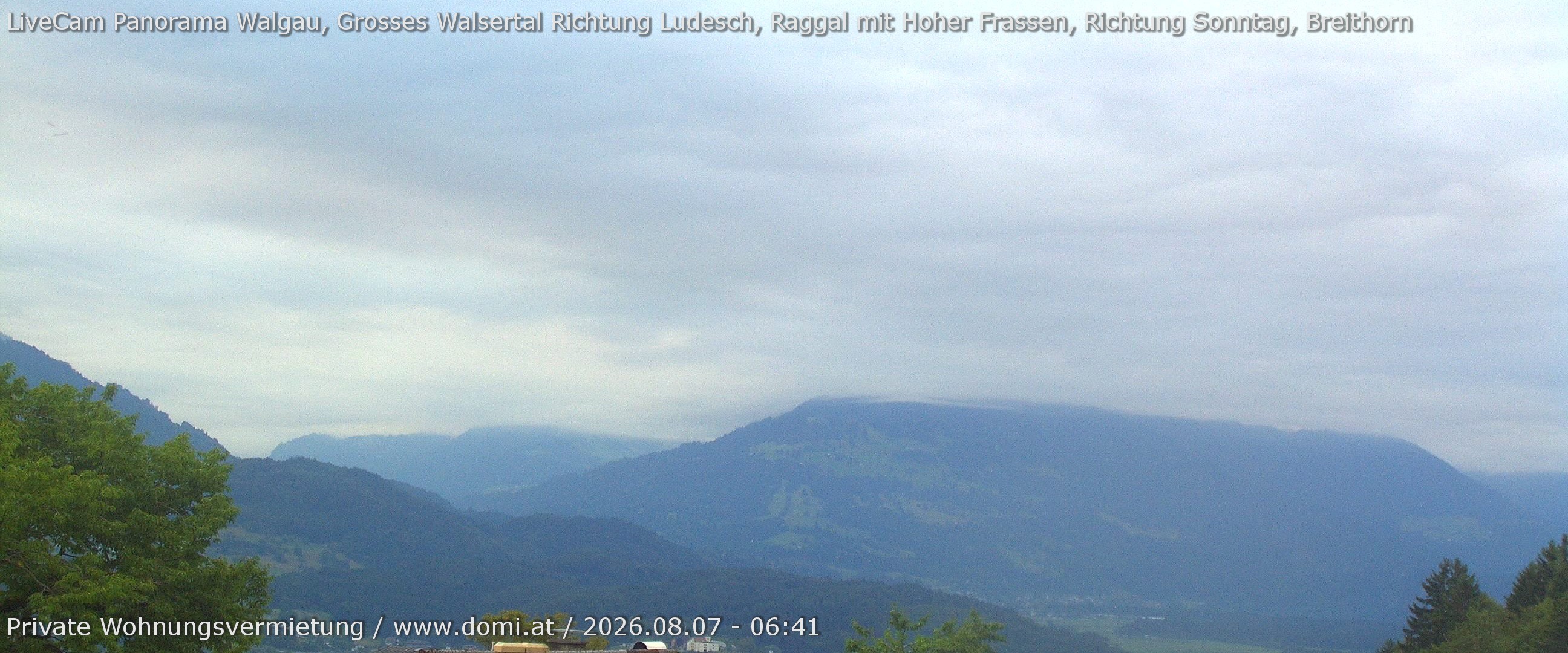 Archived image Webcam View of Walgau, Hoher Fraßen and Breithorn from Gampelün