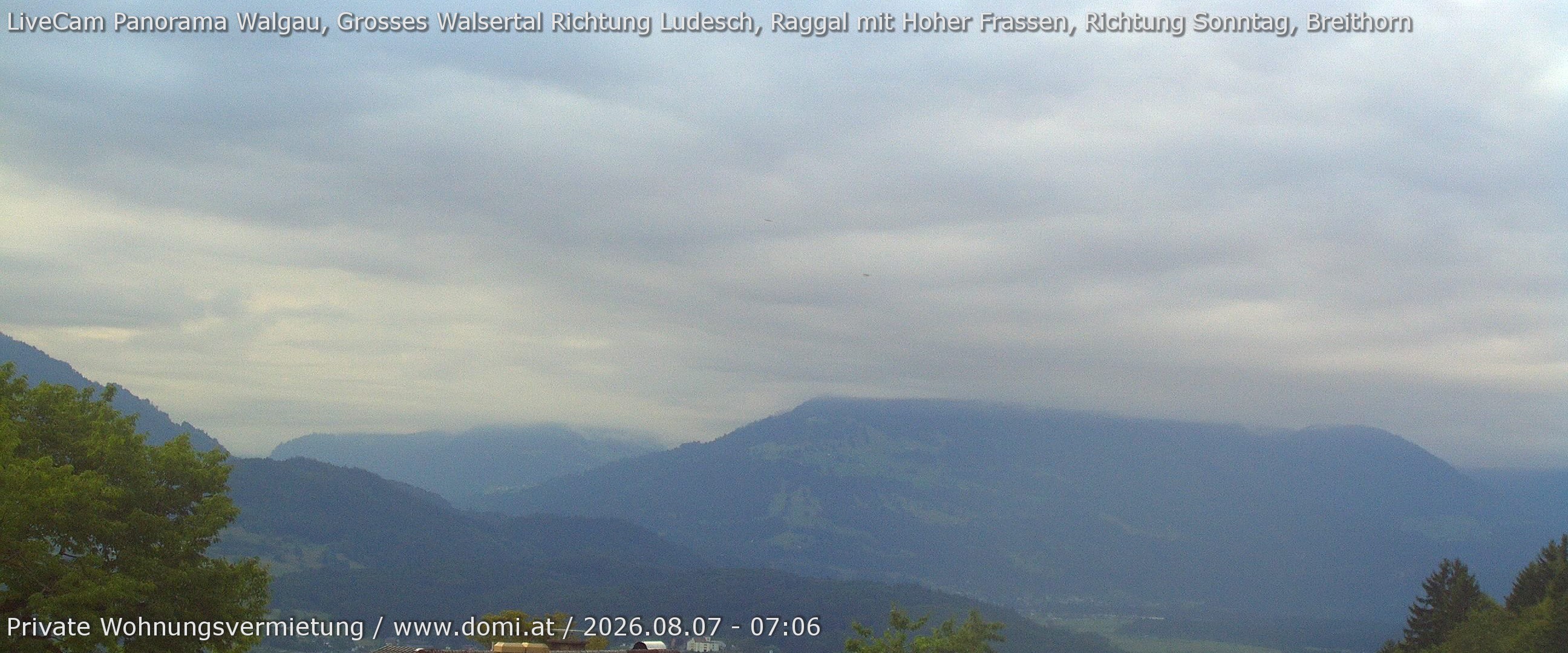 Archived image Webcam View of Walgau, Hoher Fraßen and Breithorn from Gampelün