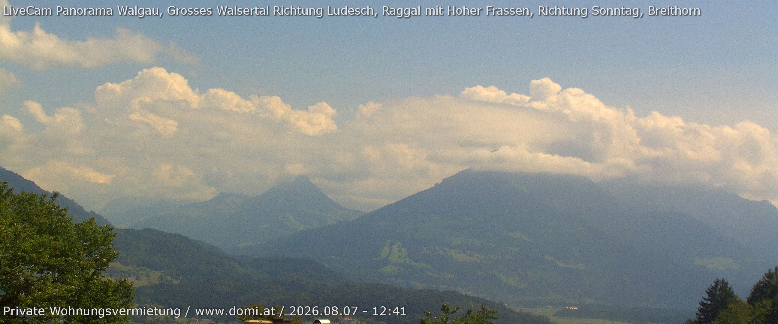 Archived image Webcam View of Walgau, Hoher Fraßen and Breithorn from Gampelün