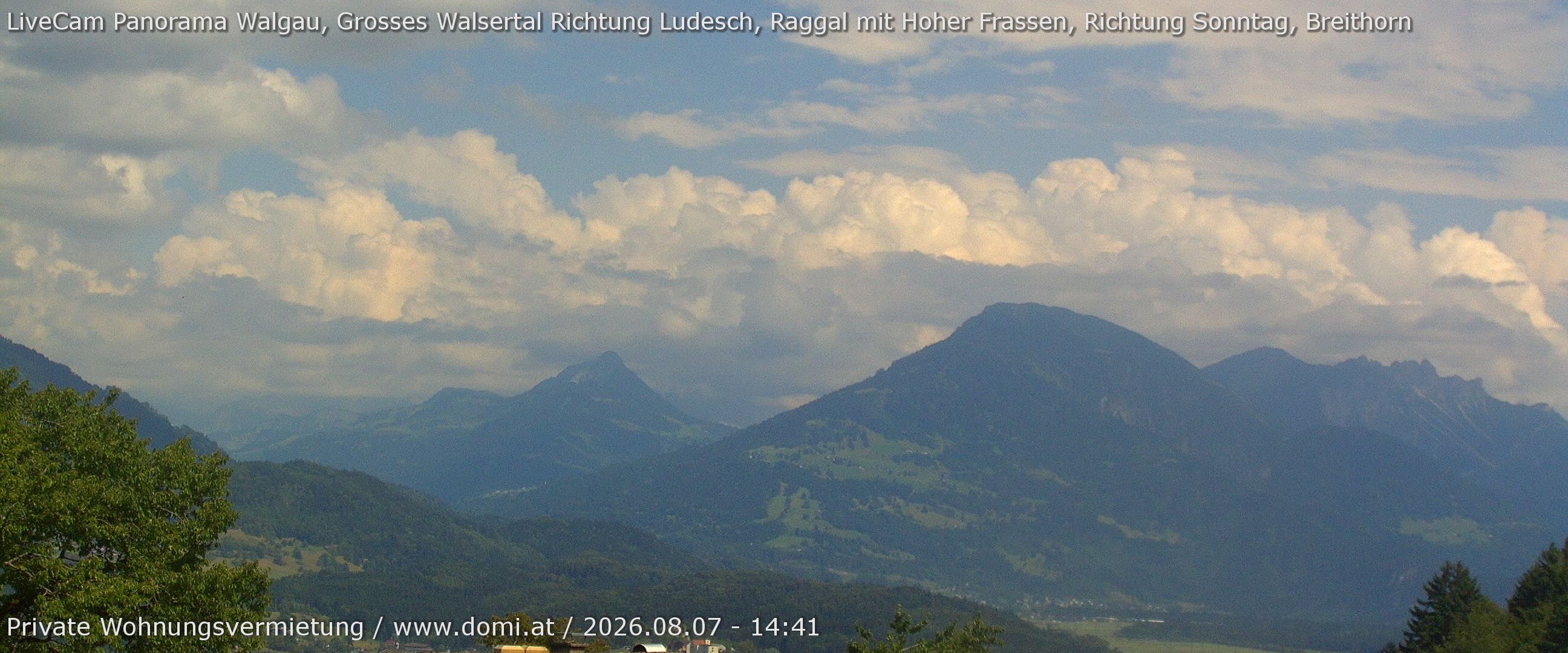 Archived image Webcam View of Walgau, Hoher Fraßen and Breithorn from Gampelün
