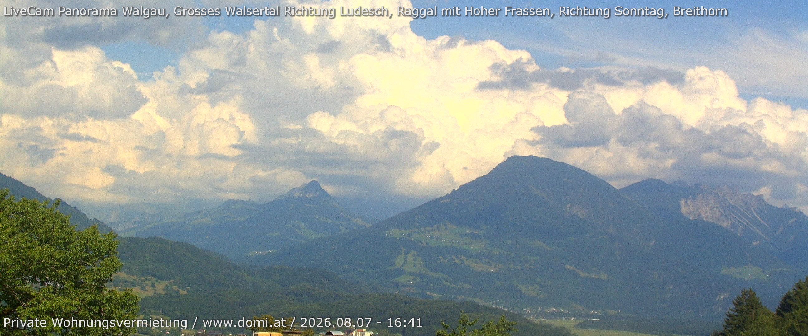 Archived image Webcam View of Walgau, Hoher Fraßen and Breithorn from Gampelün