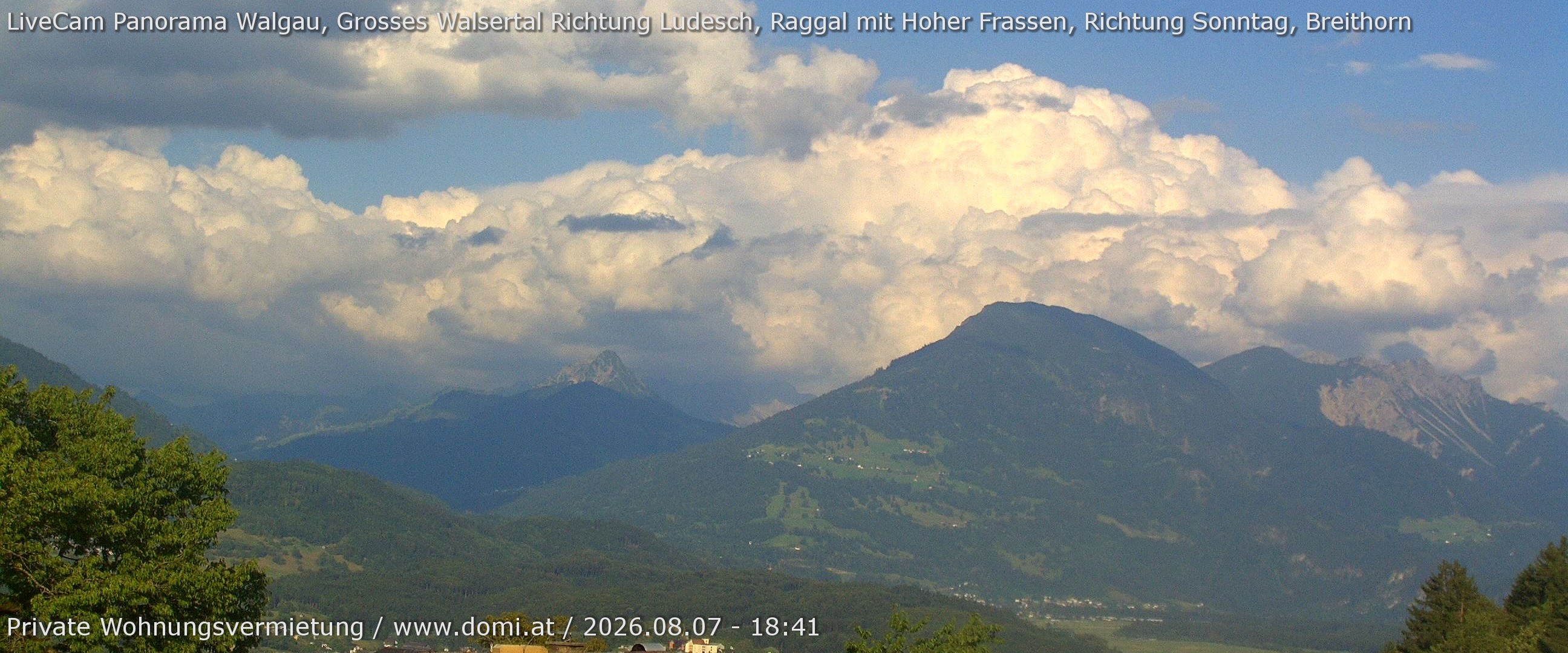 Archived image Webcam View of Walgau, Hoher Fraßen and Breithorn from Gampelün