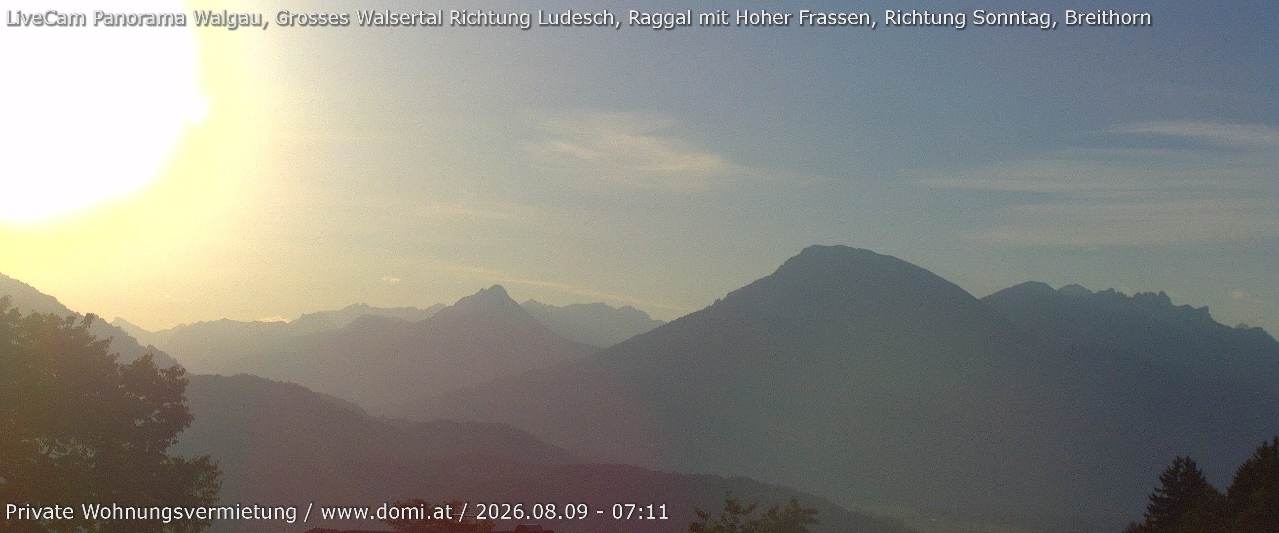 Archived image Webcam View of Walgau, Hoher Fraßen and Breithorn from Gampelün