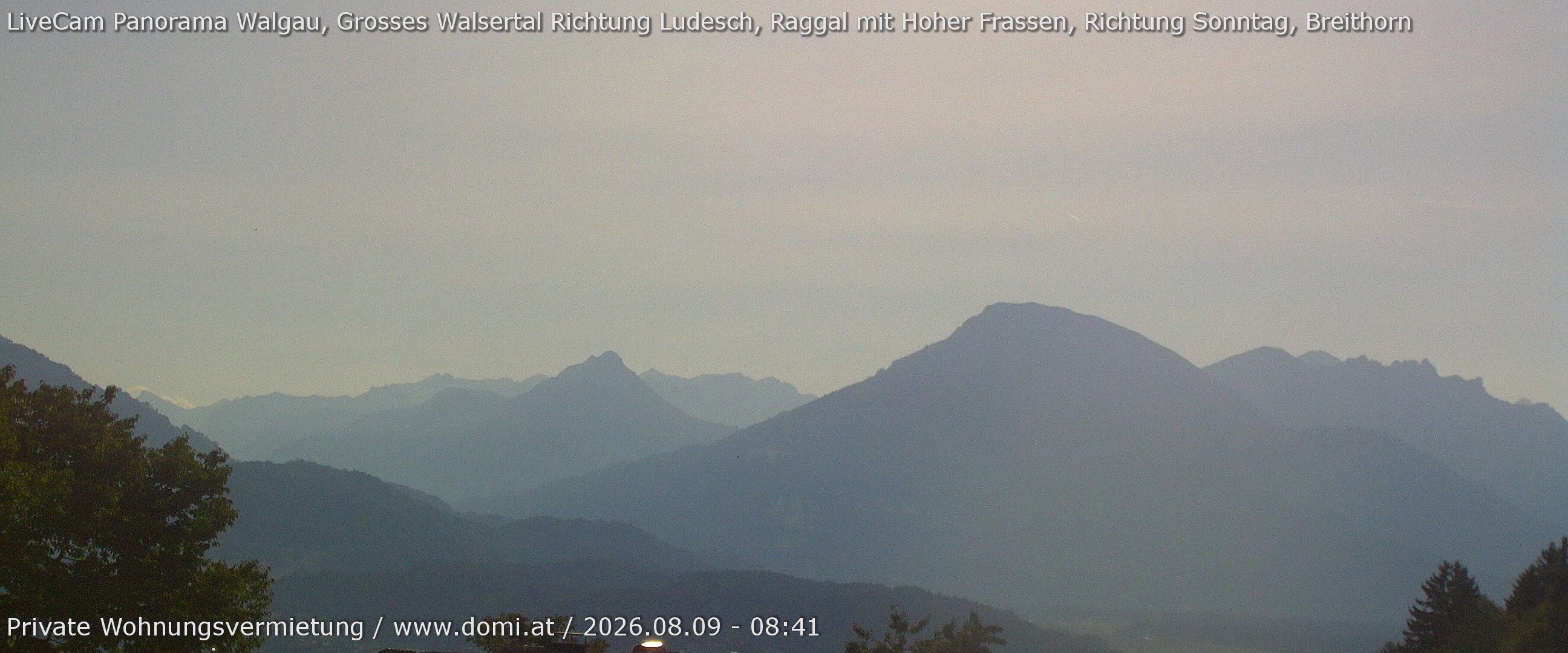 Archived image Webcam View of Walgau, Hoher Fraßen and Breithorn from Gampelün