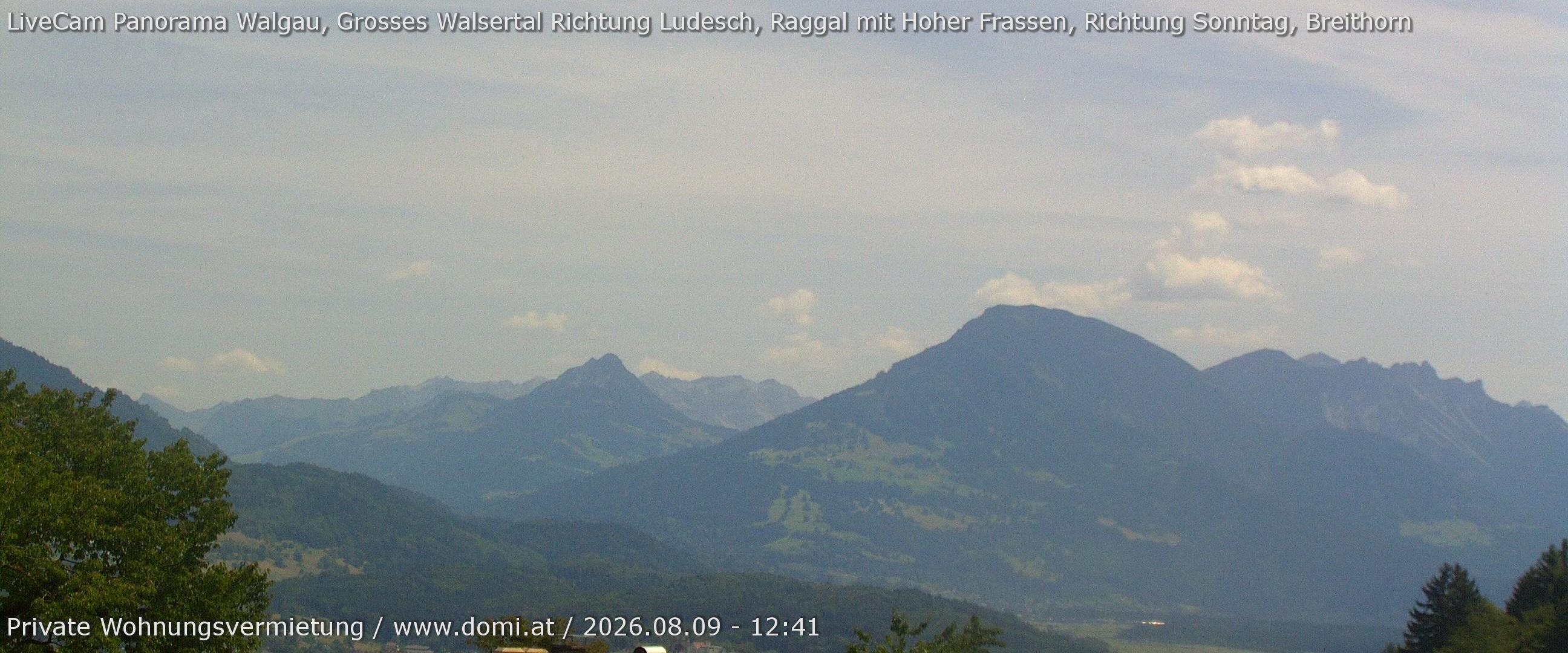 Archived image Webcam View of Walgau, Hoher Fraßen and Breithorn from Gampelün