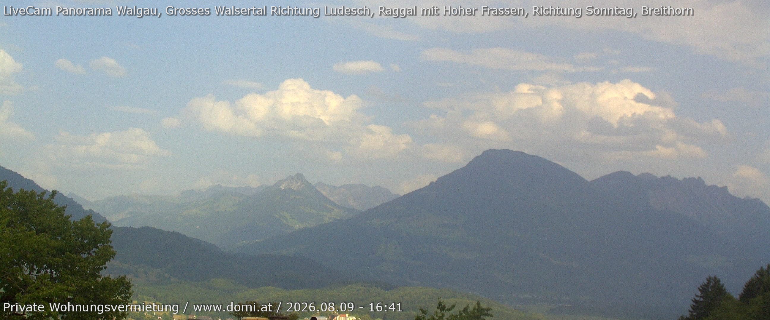 Archived image Webcam View of Walgau, Hoher Fraßen and Breithorn from Gampelün