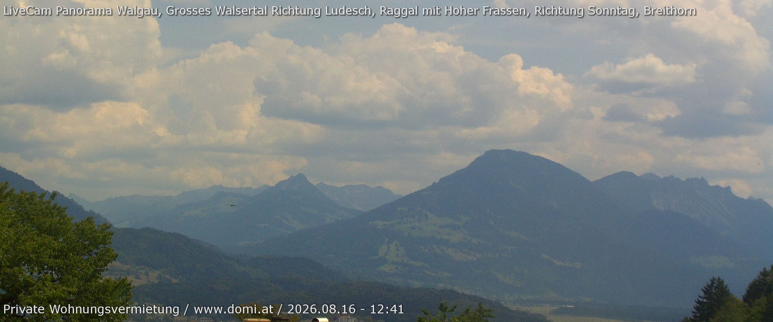 Archived image Webcam View of Walgau, Hoher Fraßen and Breithorn from Gampelün