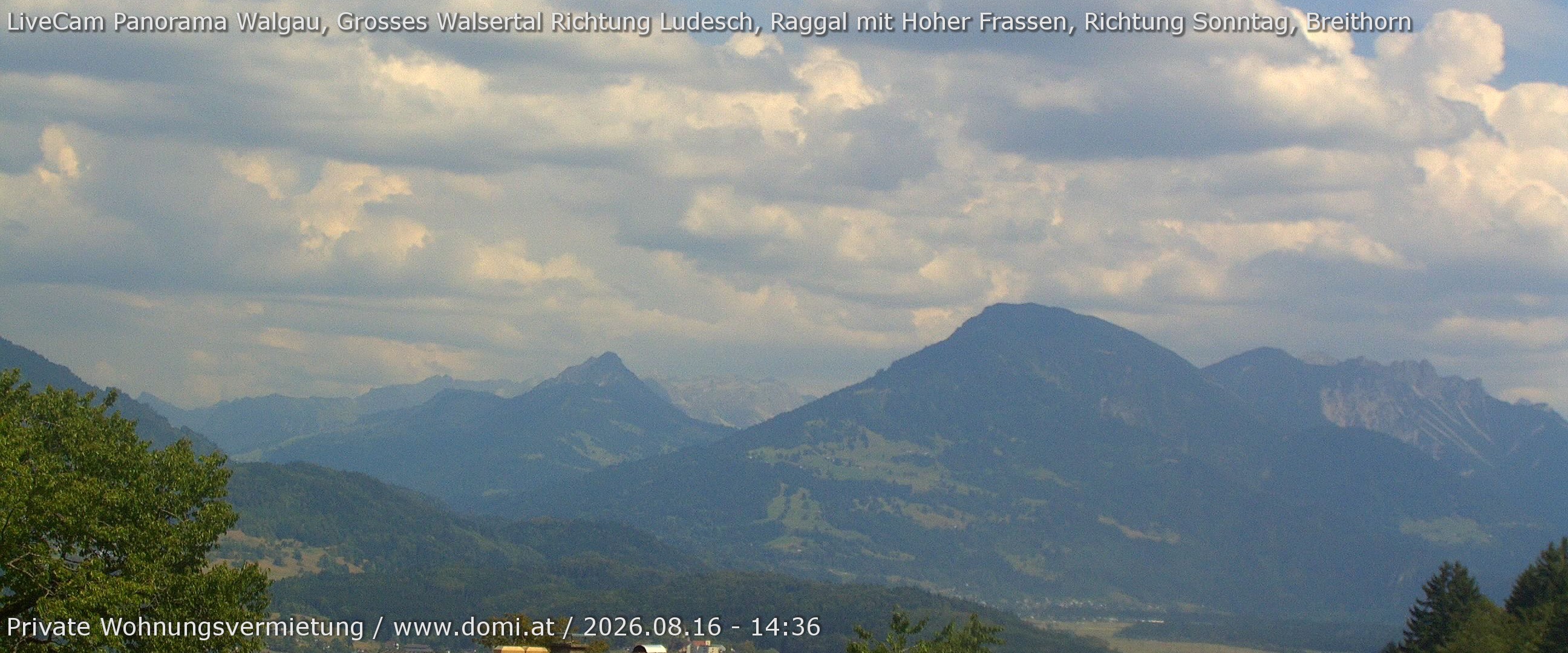 Archived image Webcam View of Walgau, Hoher Fraßen and Breithorn from Gampelün